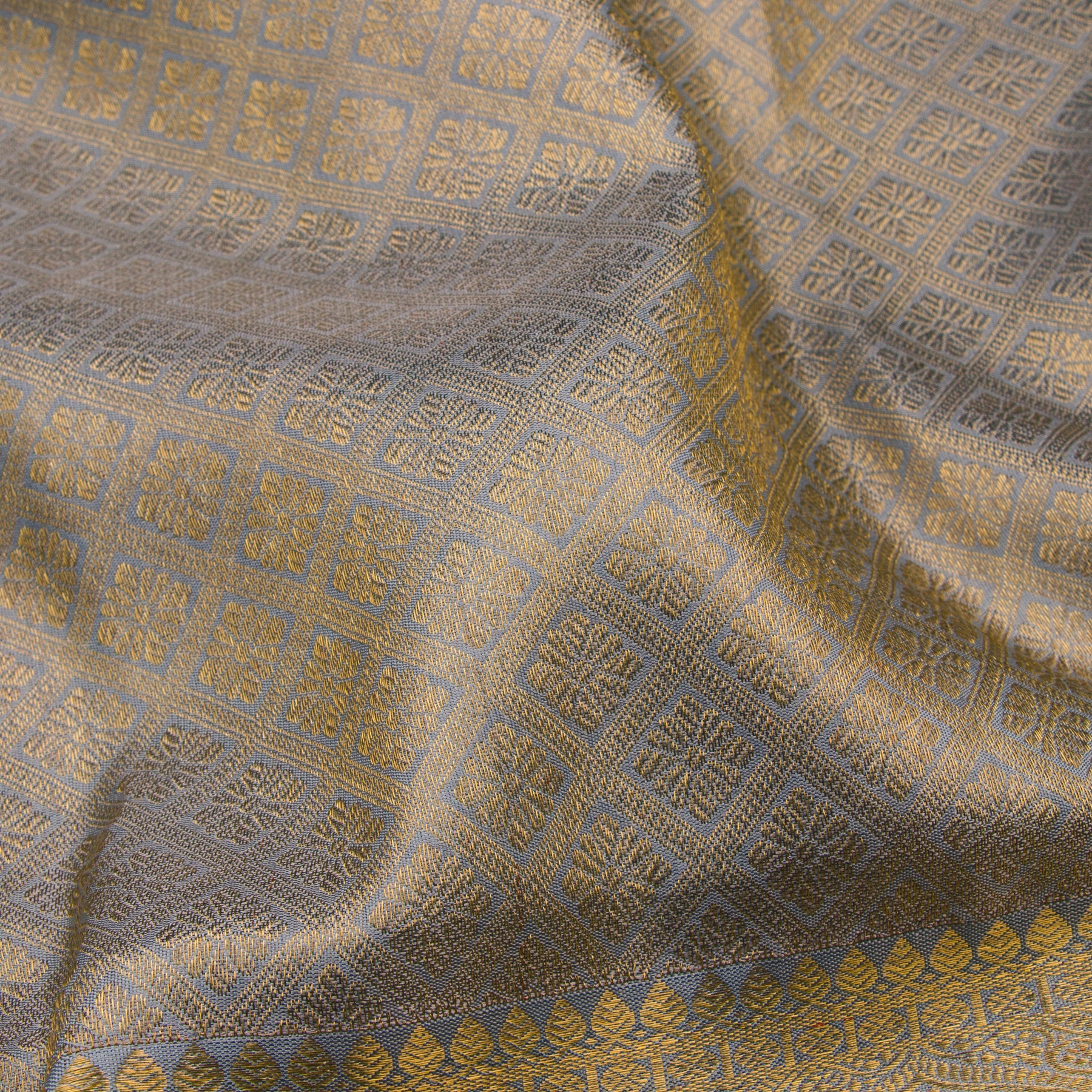 Kanakavalli Kanjivaram Silk Sari 22-110-HS001-04864 - Fabric View