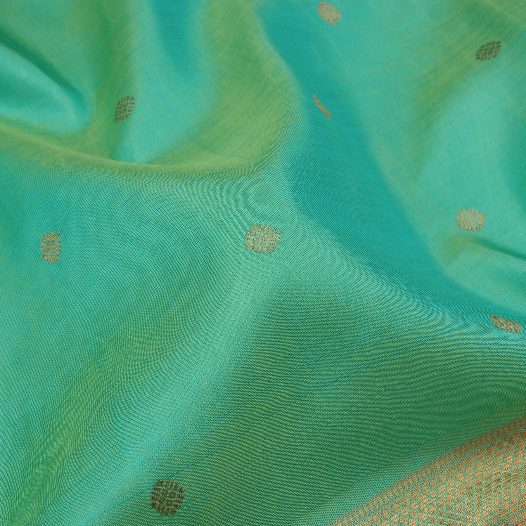 Kanakavalli Kanjivaram Silk Sari 22-110-HS001-06049 - Fabric View