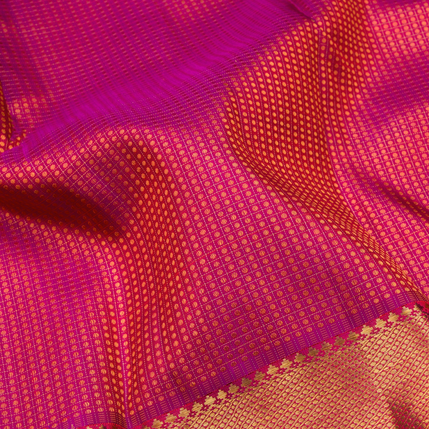 Kanakavalli Kanjivaram Silk Sari 22-110-HS001-07592 - Fabric View