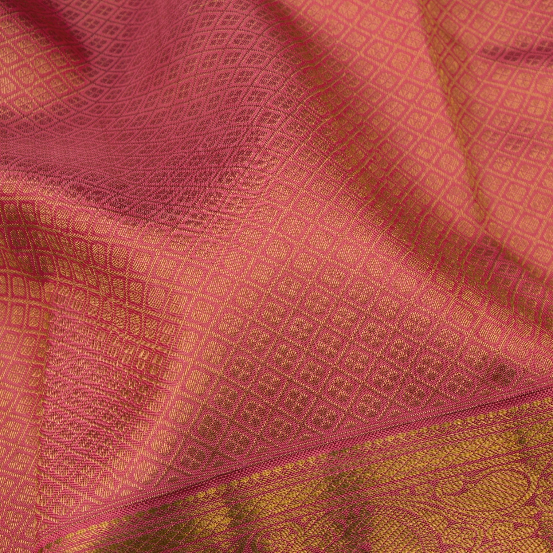 Kanakavalli Kanjivaram Silk Sari 22-110-HS001-07919 - Fabric View
