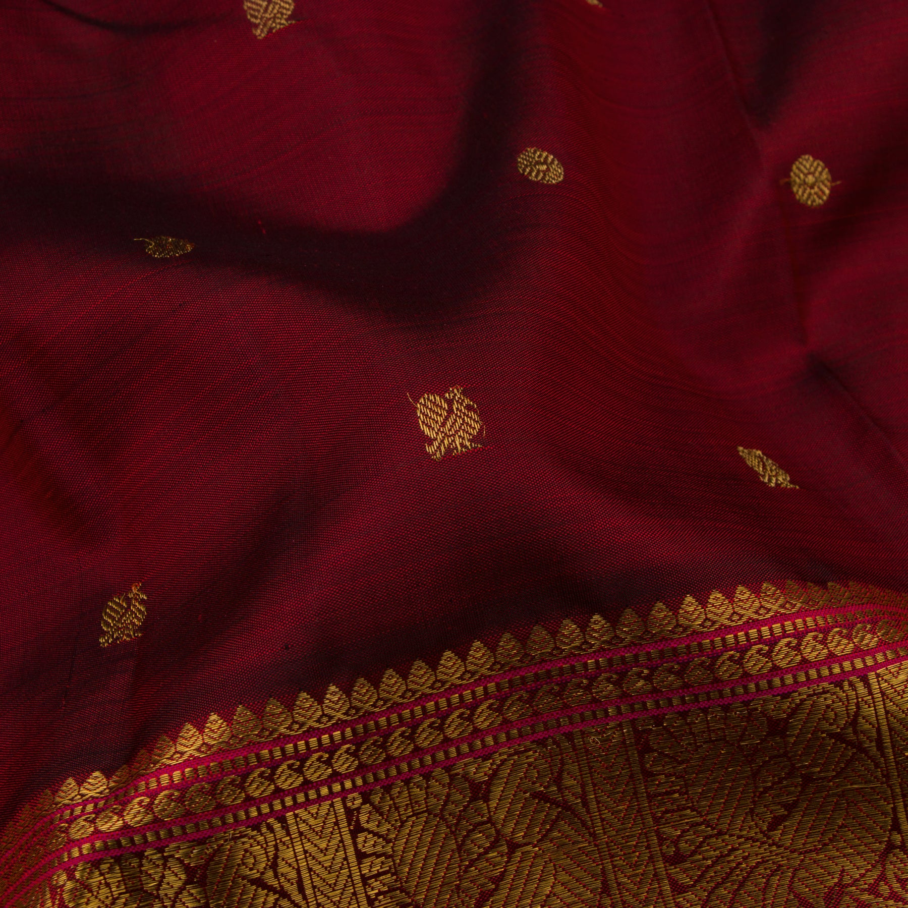 Kanakavalli Kanjivaram Silk Sari 22-110-HS001-08906 - Fabric View