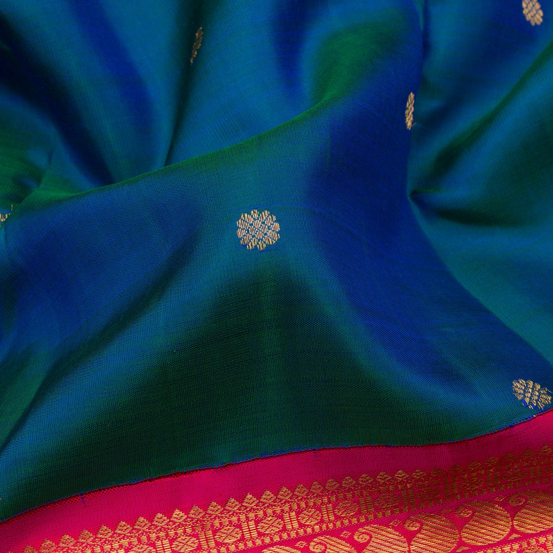 Kanakavalli Kanjivaram Silk Sari 22-110-HS001-08909 - Fabric View