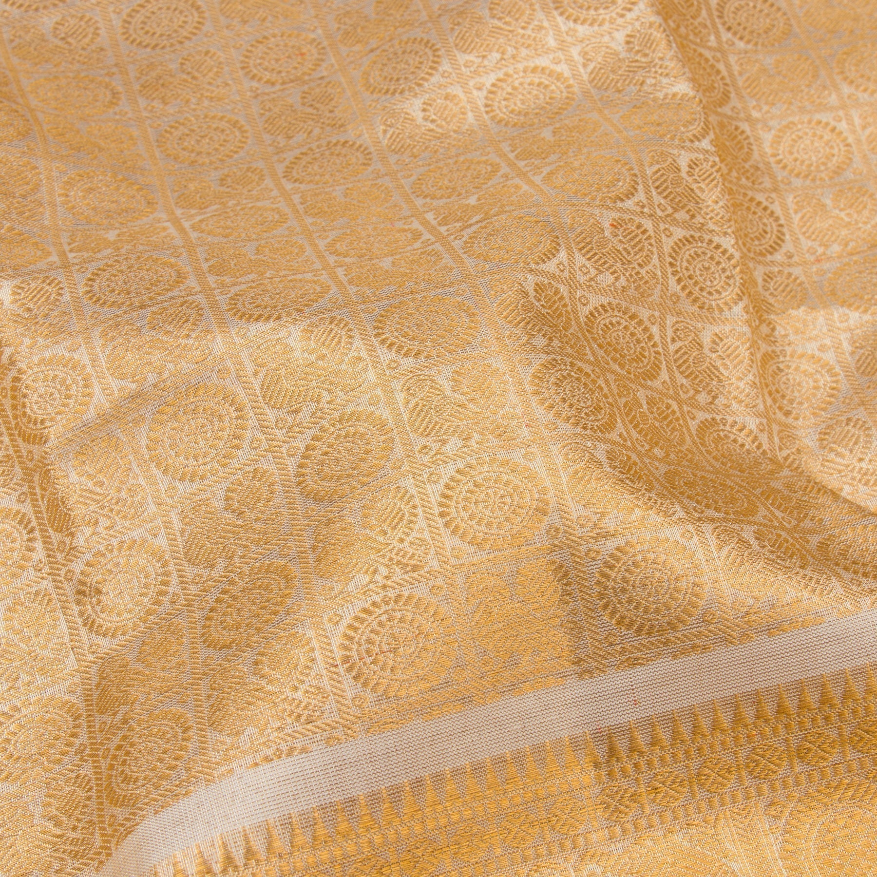 Kanakavalli Kanjivaram Silk Sari 22-110-HS001-08975 - Fabric View