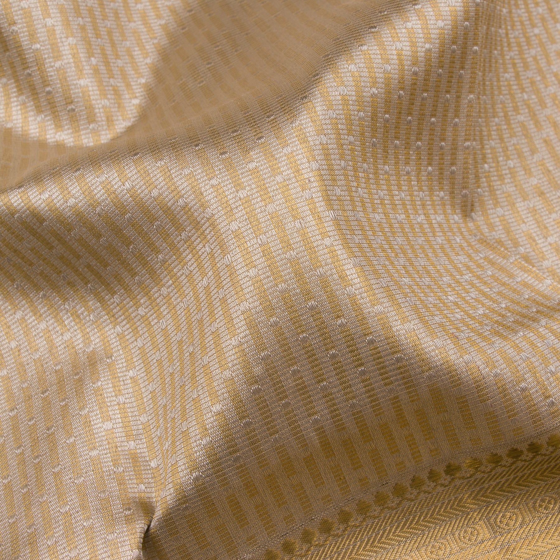 Kanakavalli Kanjivaram Silk Sari 22-110-HS001-10544 - Fabric View