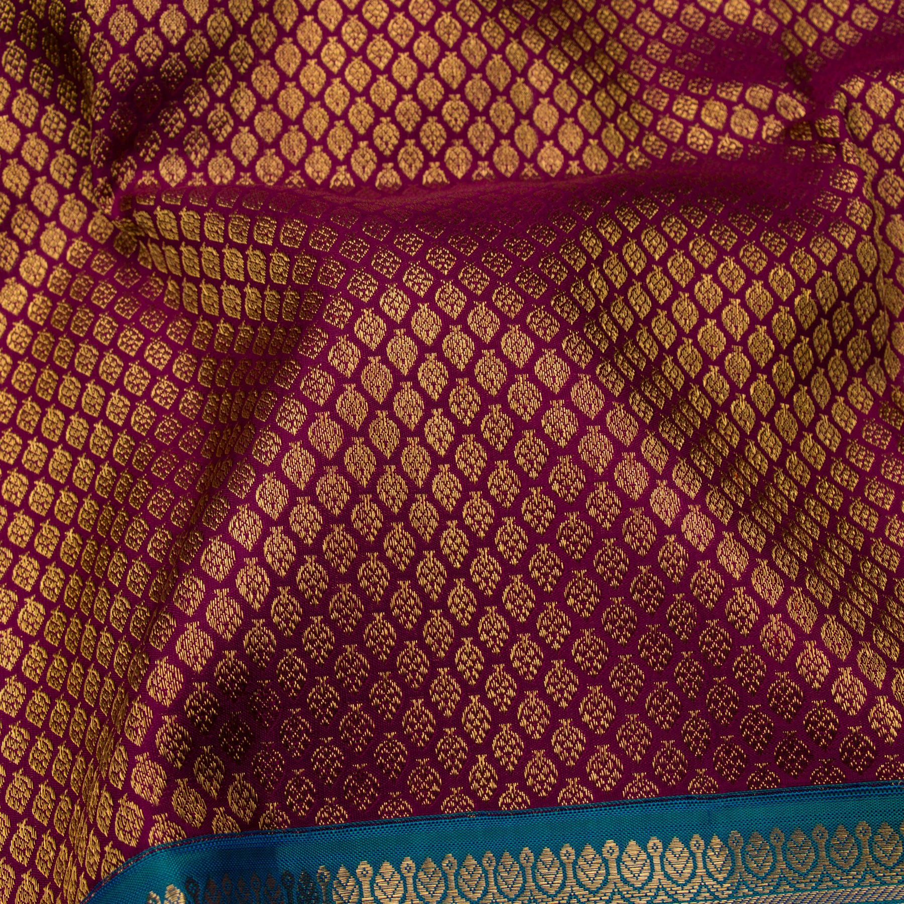 Kanakavalli Kanjivaram Silk Sari 22-110-HS001-12475 - Fabric View