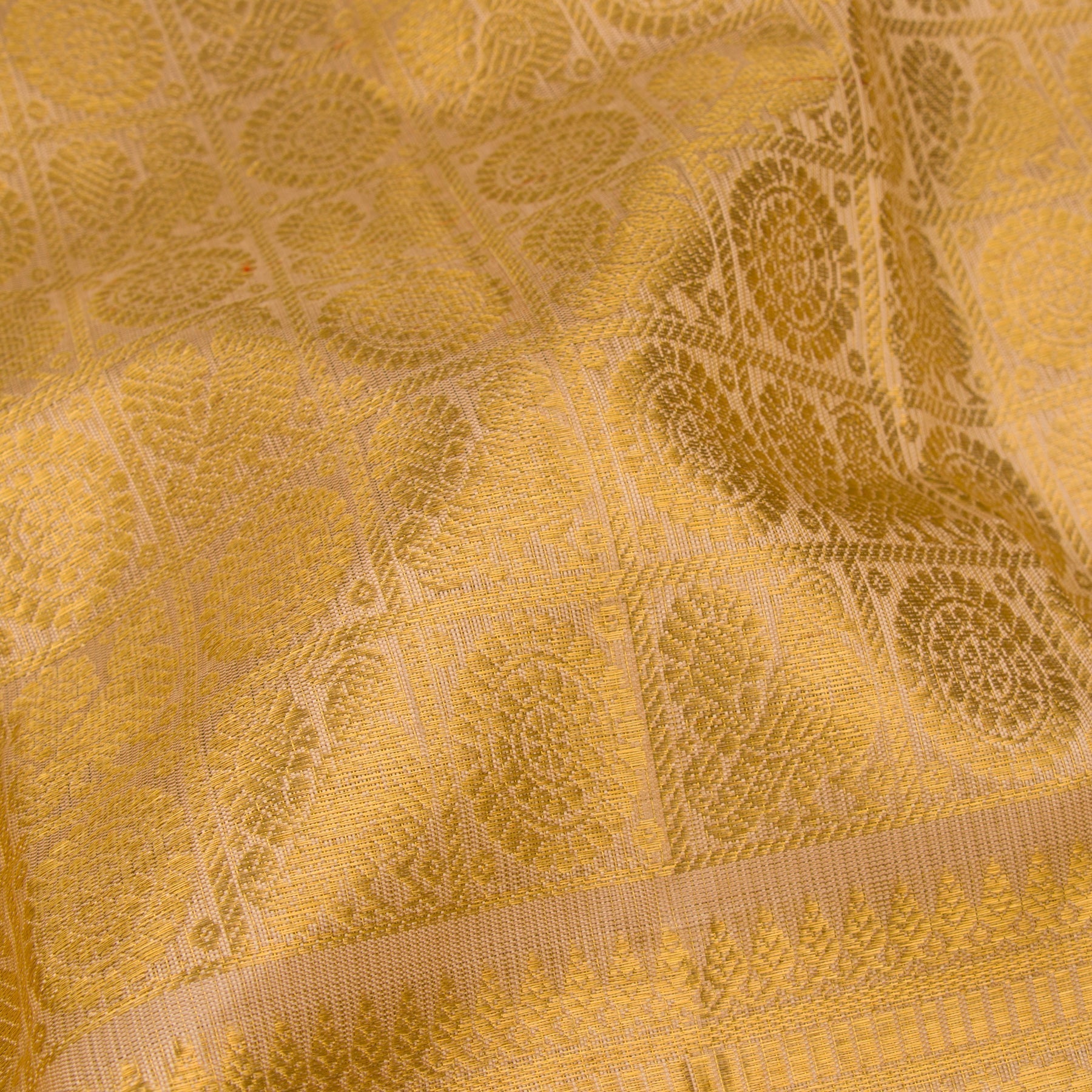 Kanakavalli Kanjivaram Silk Sari 22-110-HS001-12487 - Fabric View