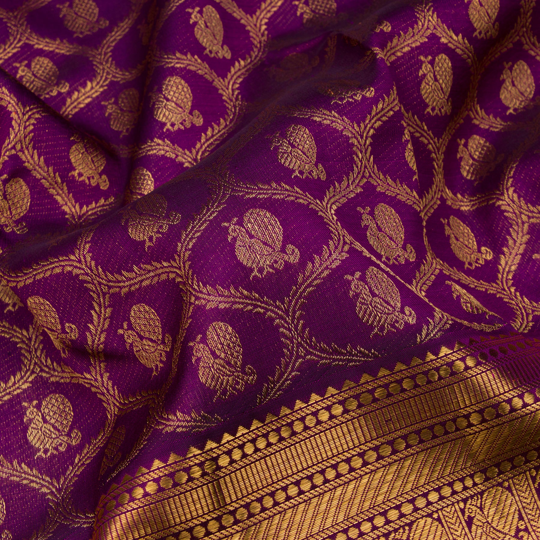 Kanakavalli Kanjivaram Silk Sari 22-110-HS001-12499 - Fabric View