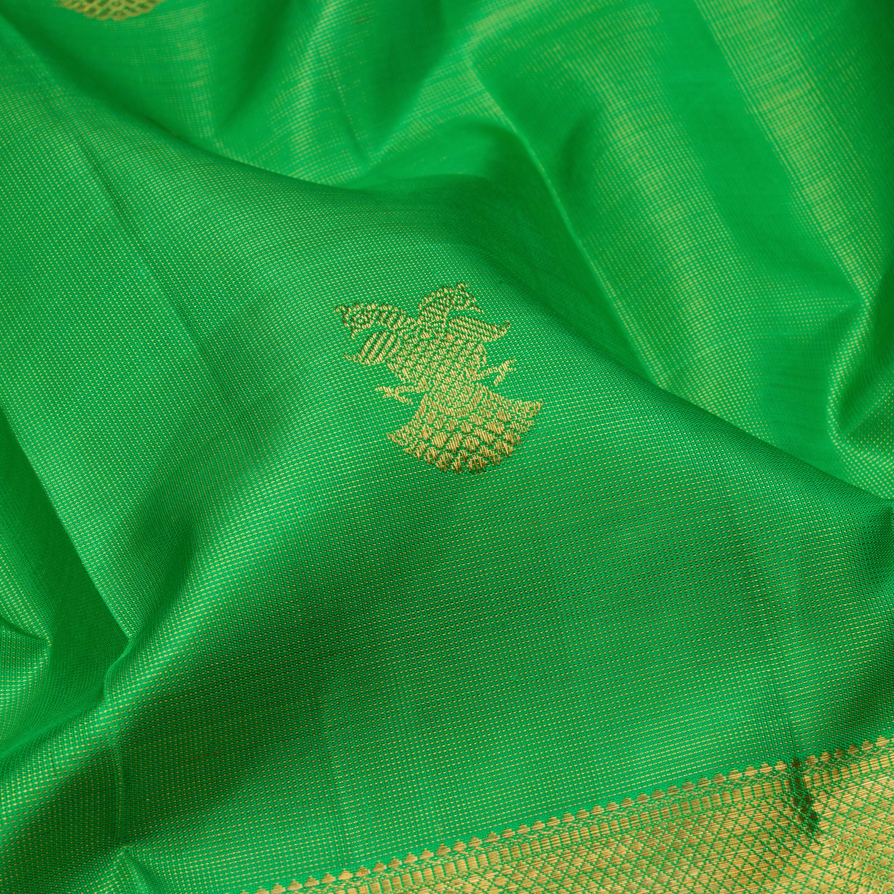 Kanakavalli Kanjivaram Silk Sari 22-110-HS001-12569 - Fabric View