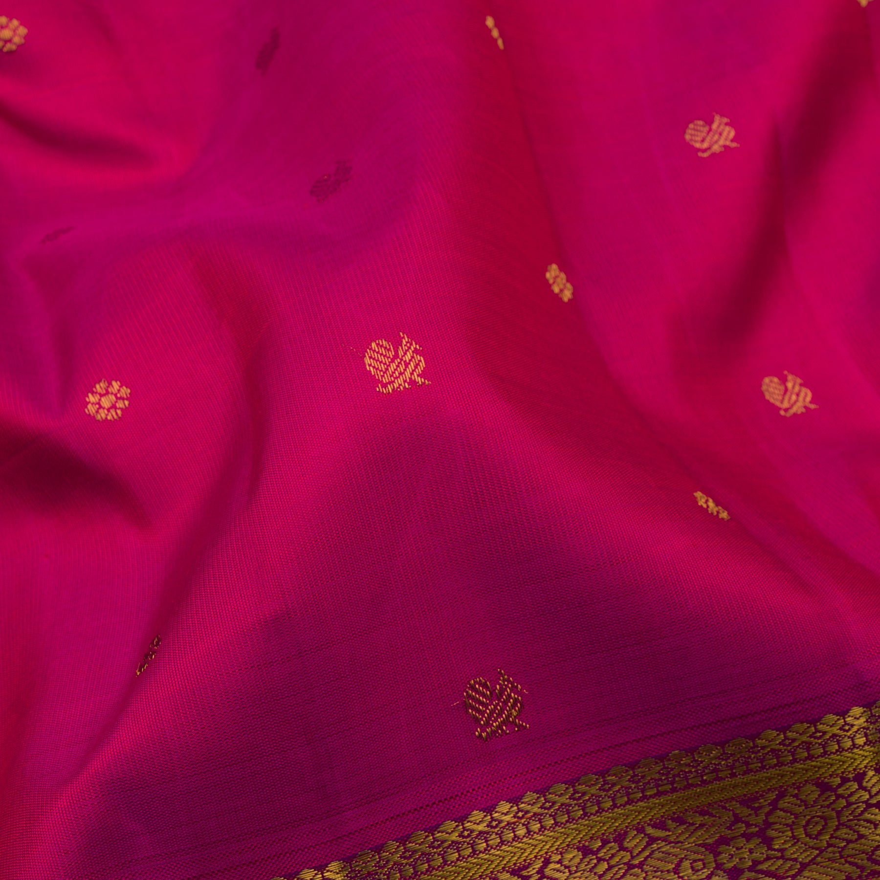 Kanakavalli Kanjivaram Silk Sari 22-110-HS001-14701 - Fabric View