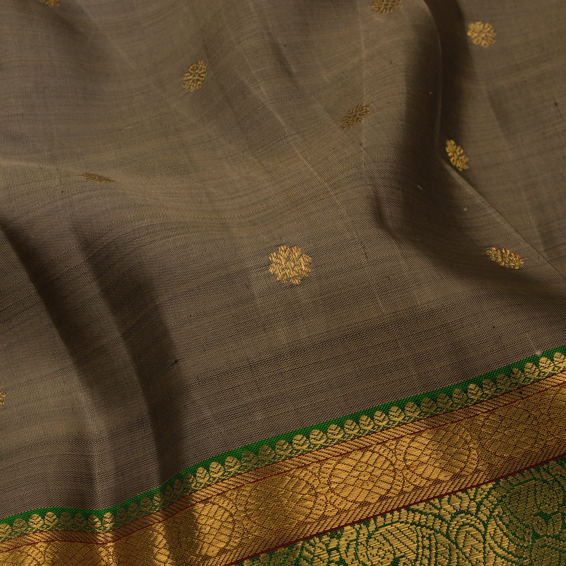 Kanakavalli Kanjivaram Silk Sari 22-110-HS001-14712 - Fabric View