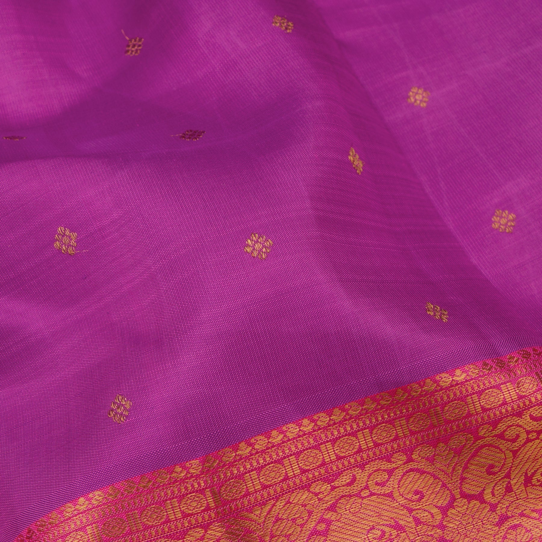 Kanakavalli Kanjivaram Silk Sari 22-110-HS001-14720 - Fabric View