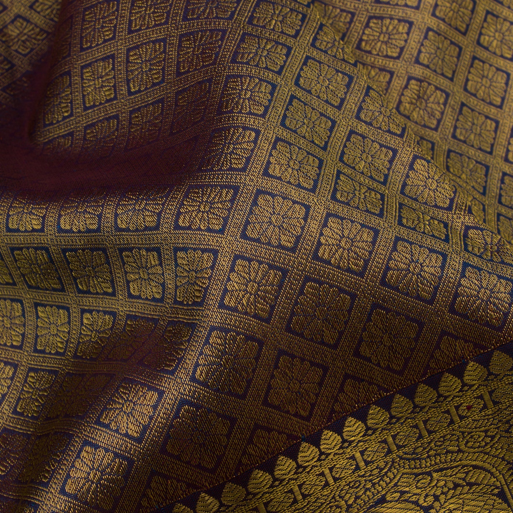 Kanakavalli Kanjivaram Silk Sari 22-110-HS001-14731 - Fabric View