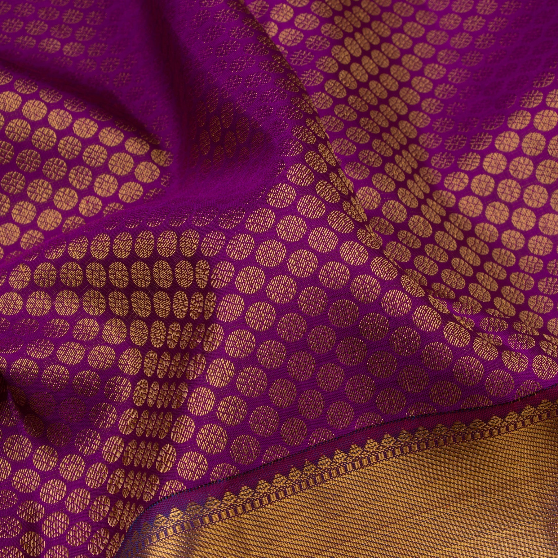 Kanakavalli Kanjivaram Silk Sari 22-110-HS001-14743 - Fabric View