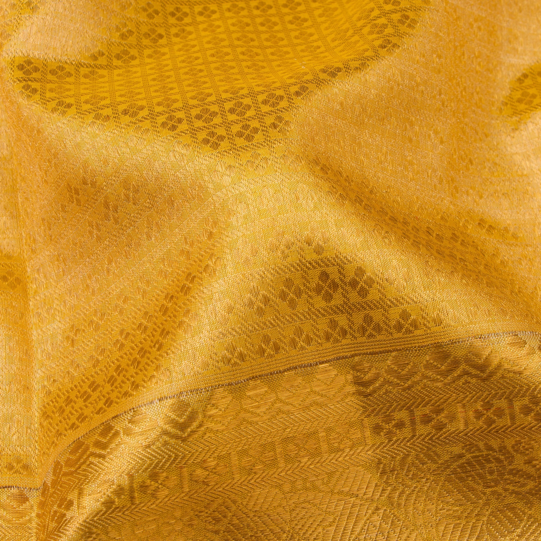 Kanakavalli Kanjivaram Silk Sari 22-110-HS001-14749 - Fabric View