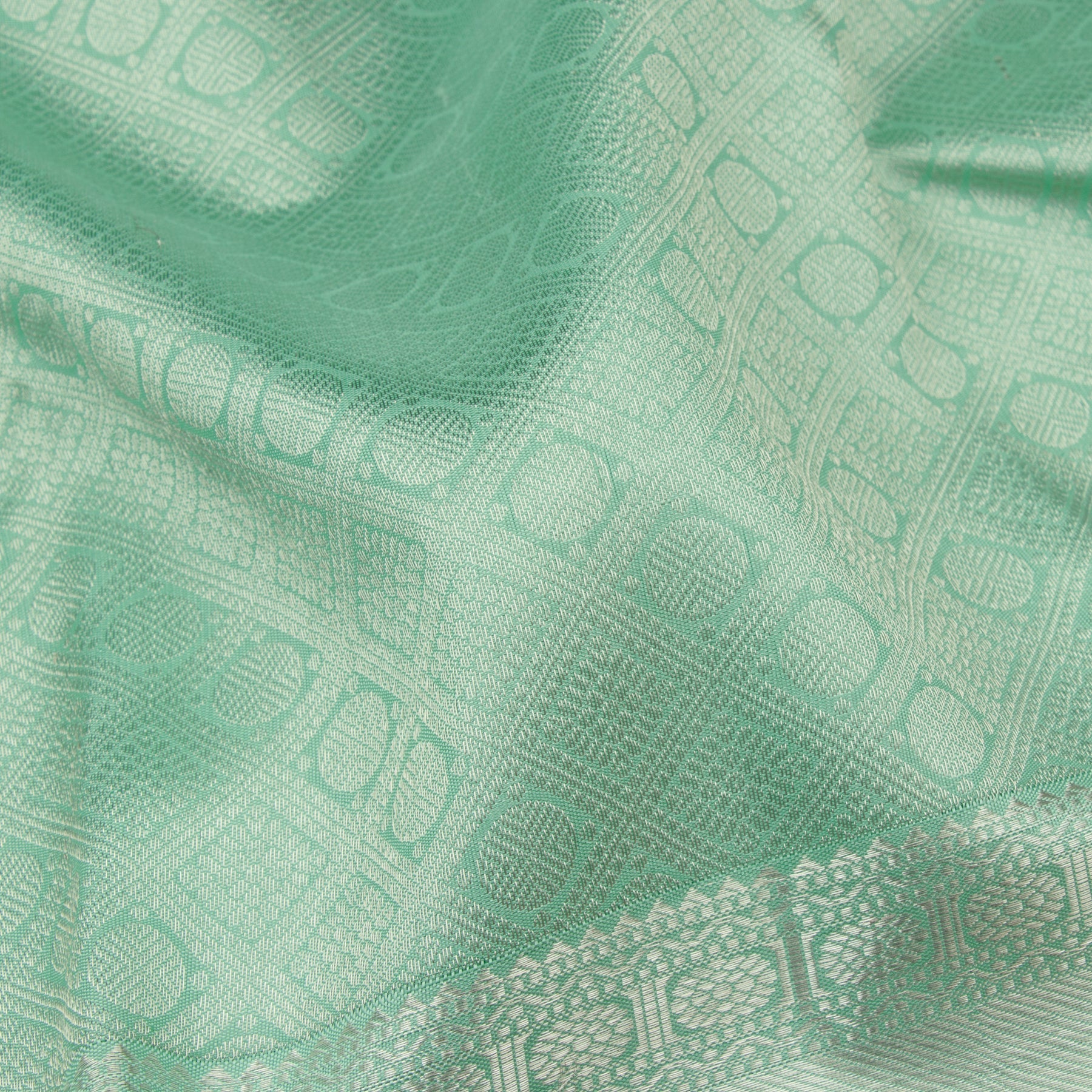 Kanakavalli Kanjivaram Silk Sari 22-586-HS001-01337 - Fabric View