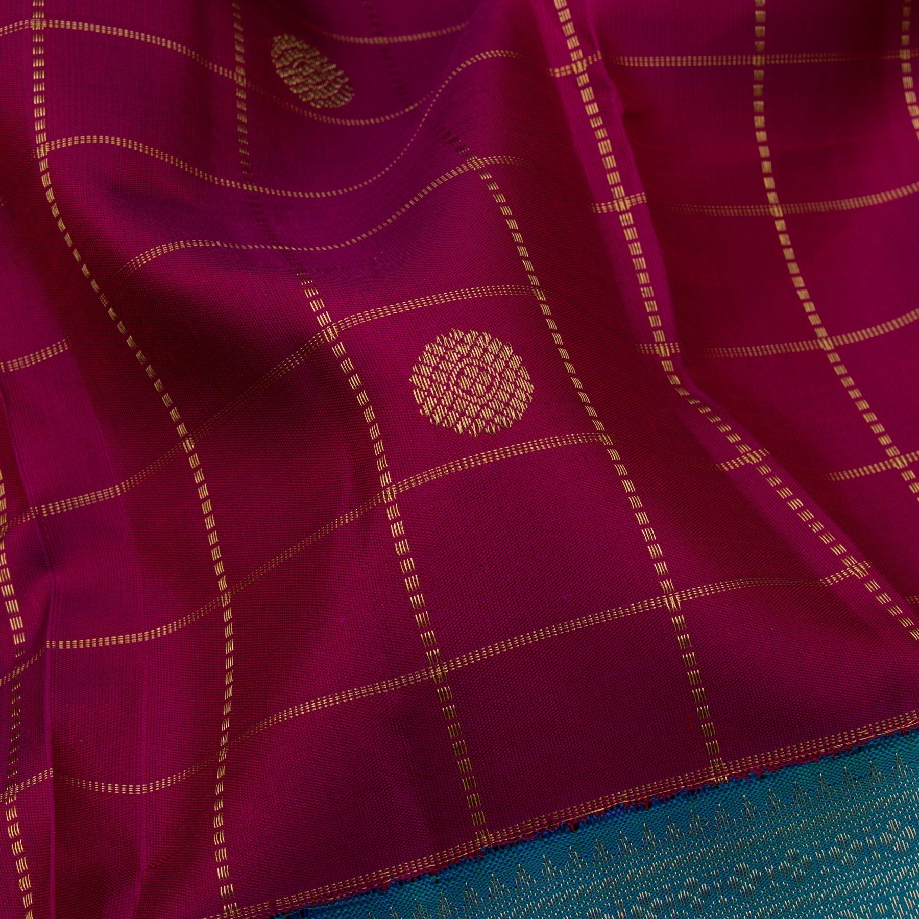 Kanakavalli Kanjivaram Silk Sari 22-595-HS001-06700 - Fabric View
