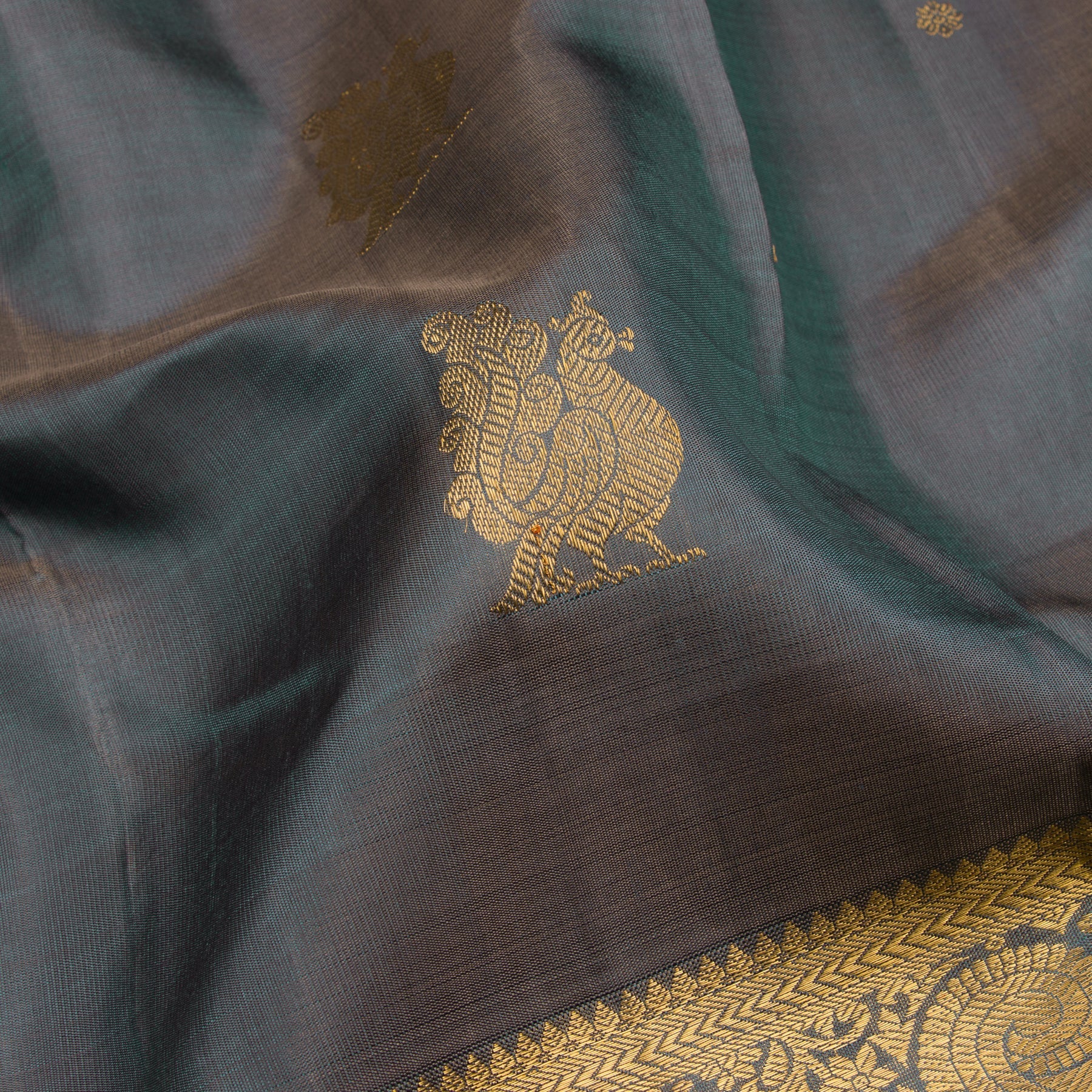 Kanakavalli Kanjivaram Silk Sari 22-595-HS001-13387 - Fabric View