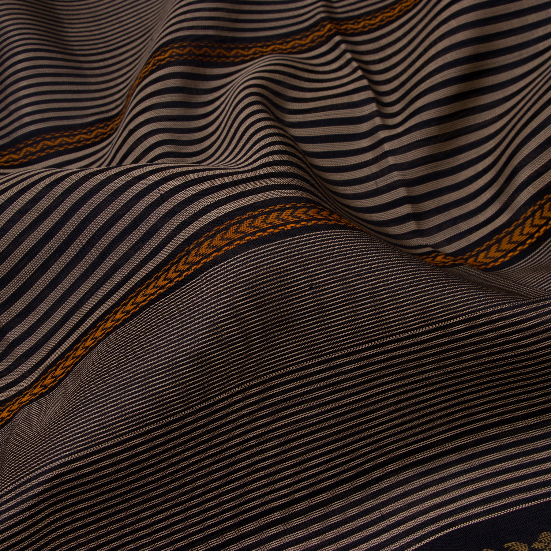 Kanakavalli Silk/Cotton Sari 22-598-HS005-13318 - Fabric View
