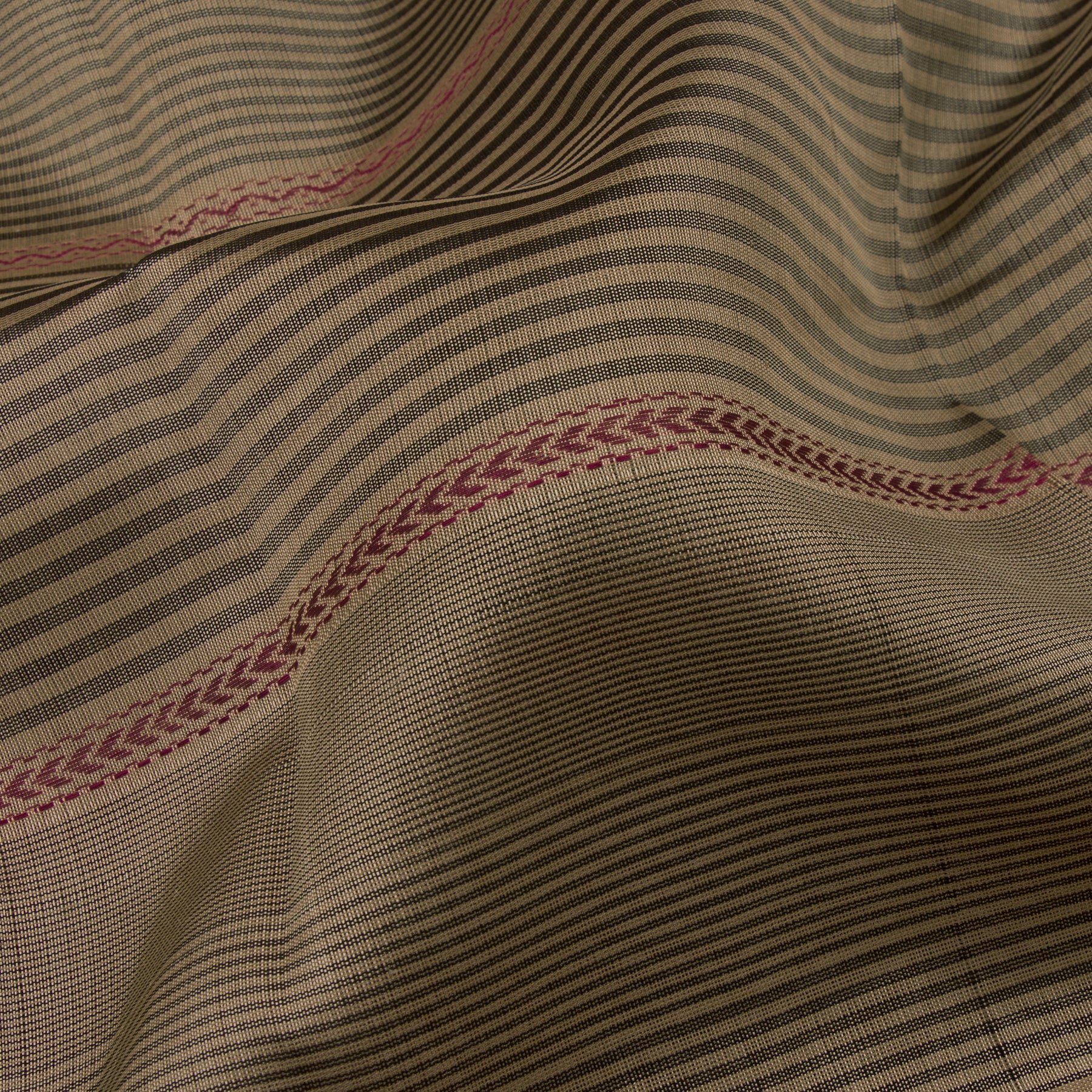 Kanakavalli Silk/Cotton Sari 22-598-HS005-14832 - Fabric View
