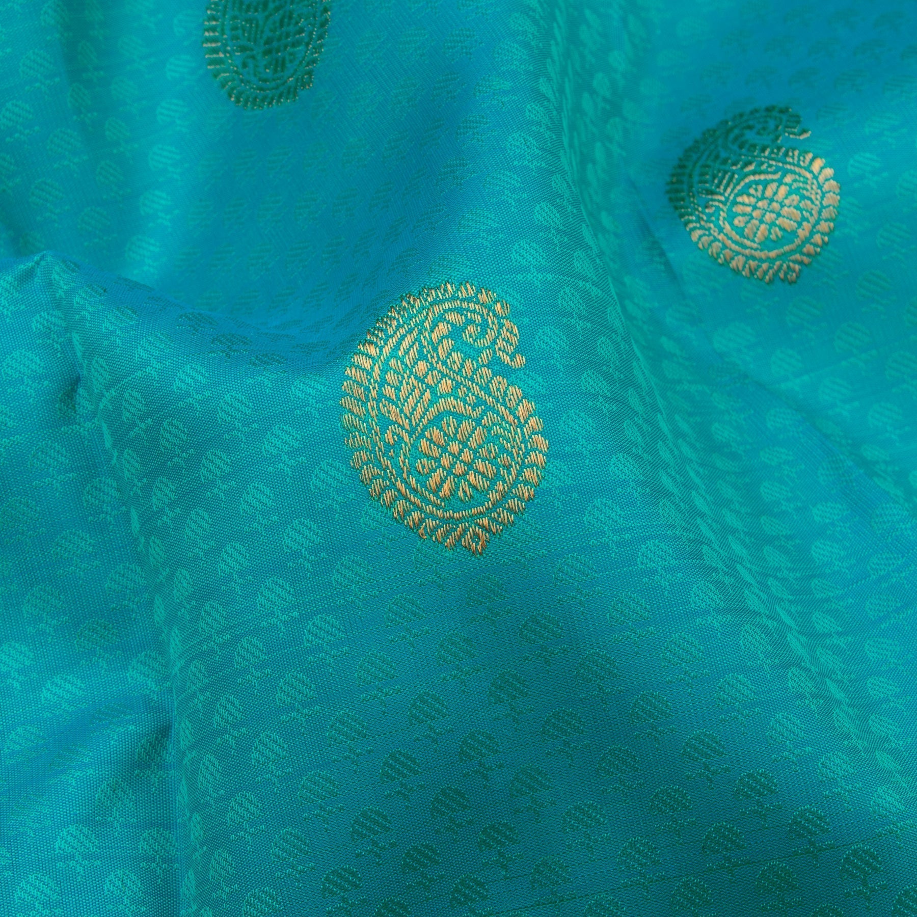 Kanakavalli Kanjivaram Silk Sari 22-599-HS001-01988 - Fabric View