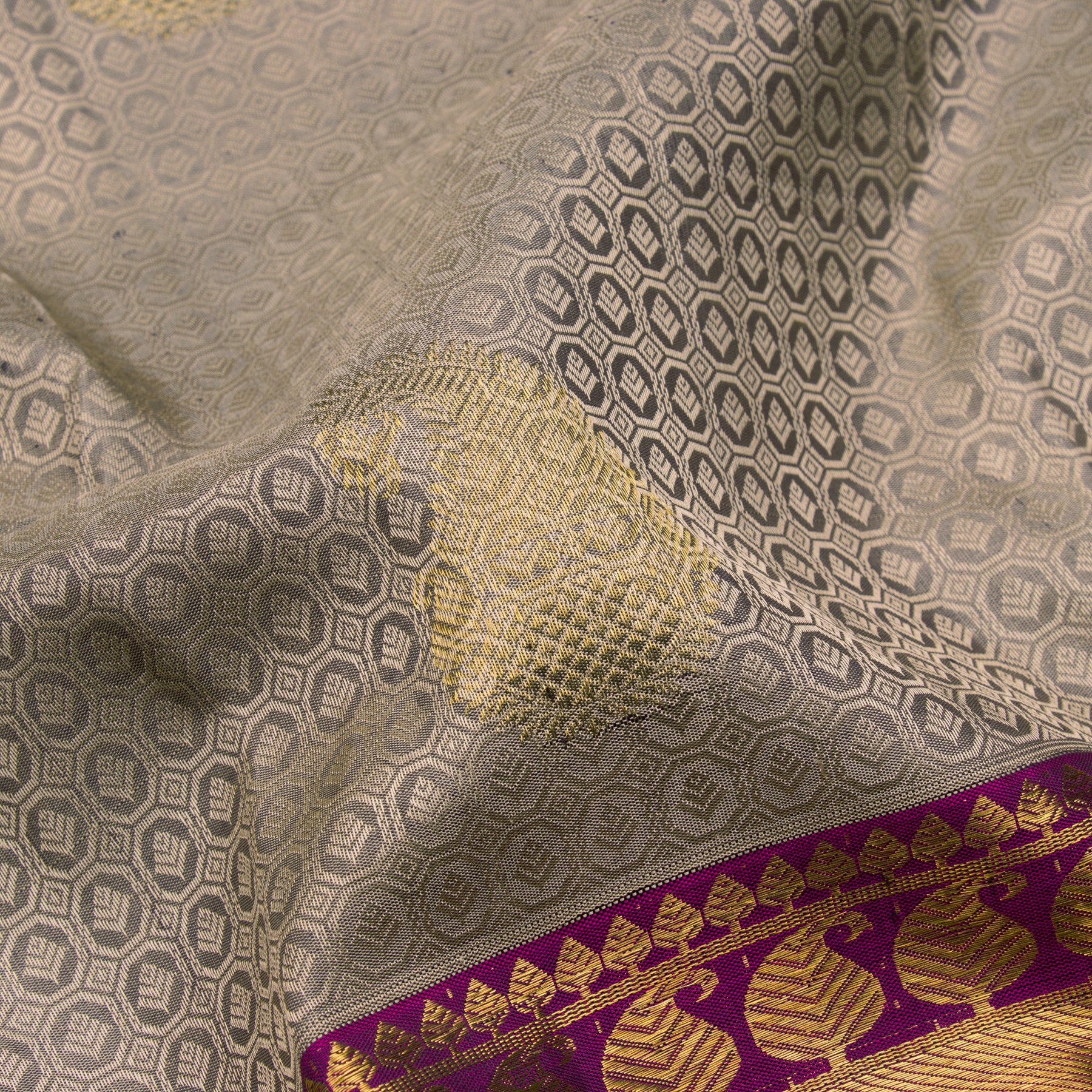 Kanakavalli Kanjivaram Silk Sari 22-599-HS001-01999 - Fabric View