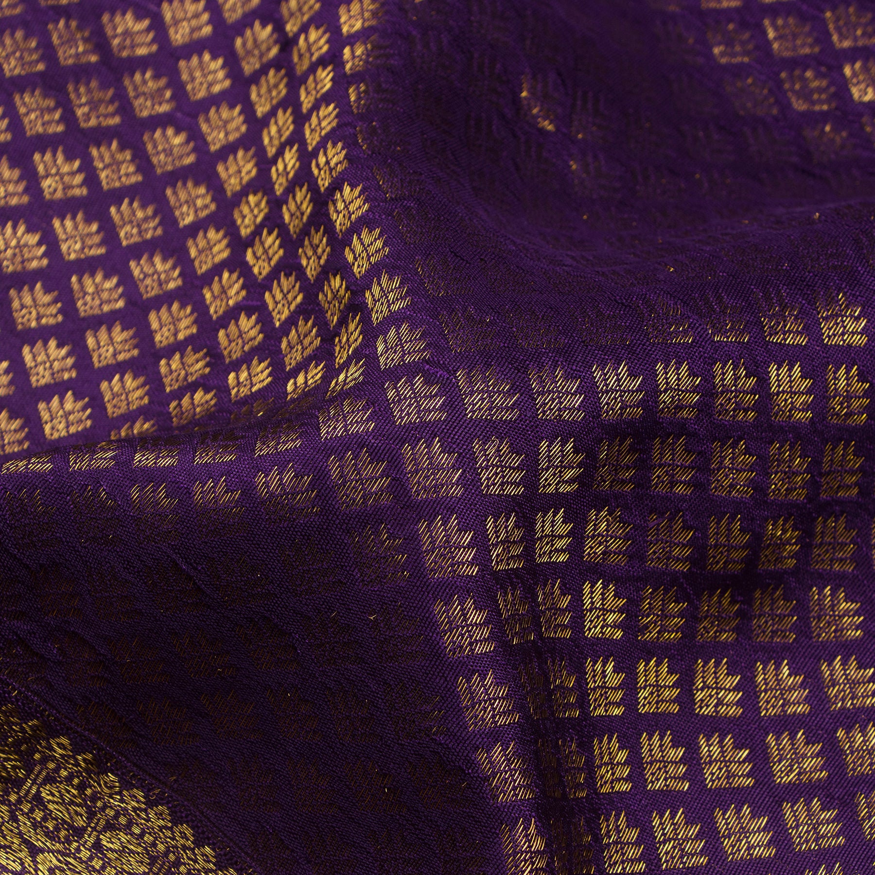 Kanakavalli Kanjivaram Silk Sari 22-599-HS001-05165 - Fabric View