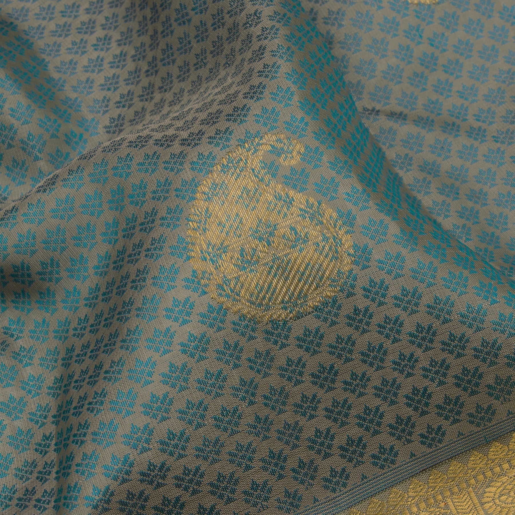 Kanakavalli Kanjivaram Silk Sari 22-599-HS001-05239 - Fabric View