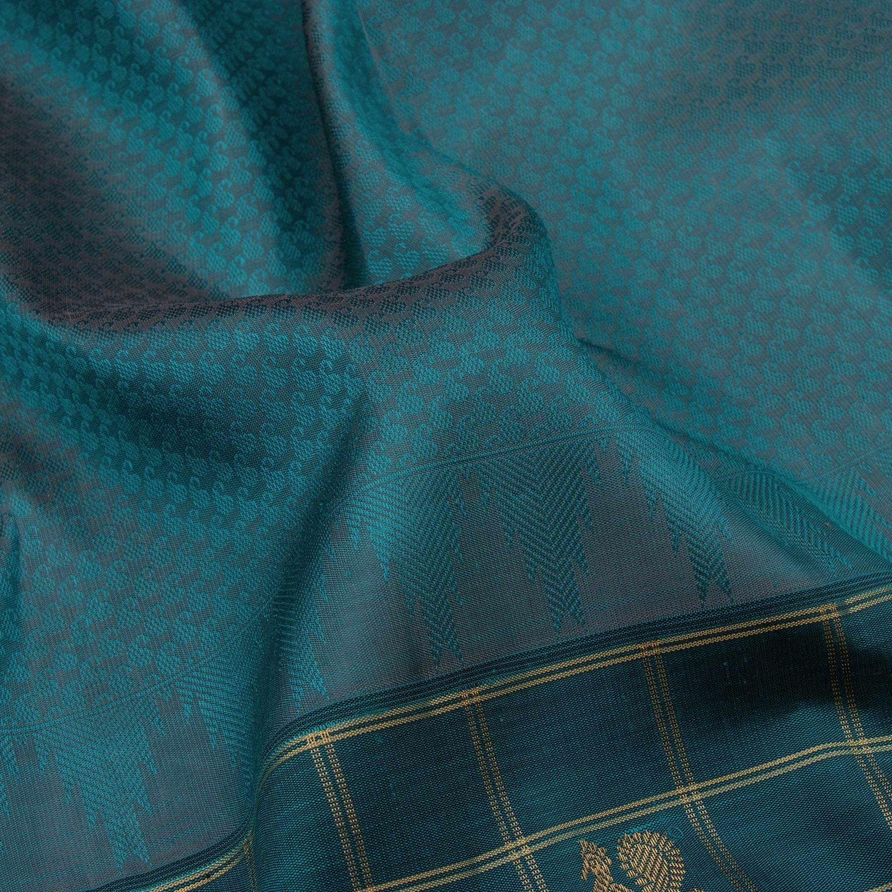 Kanakavalli Kanjivaram Silk Sari 22-599-HS001-05286 - Fabric View