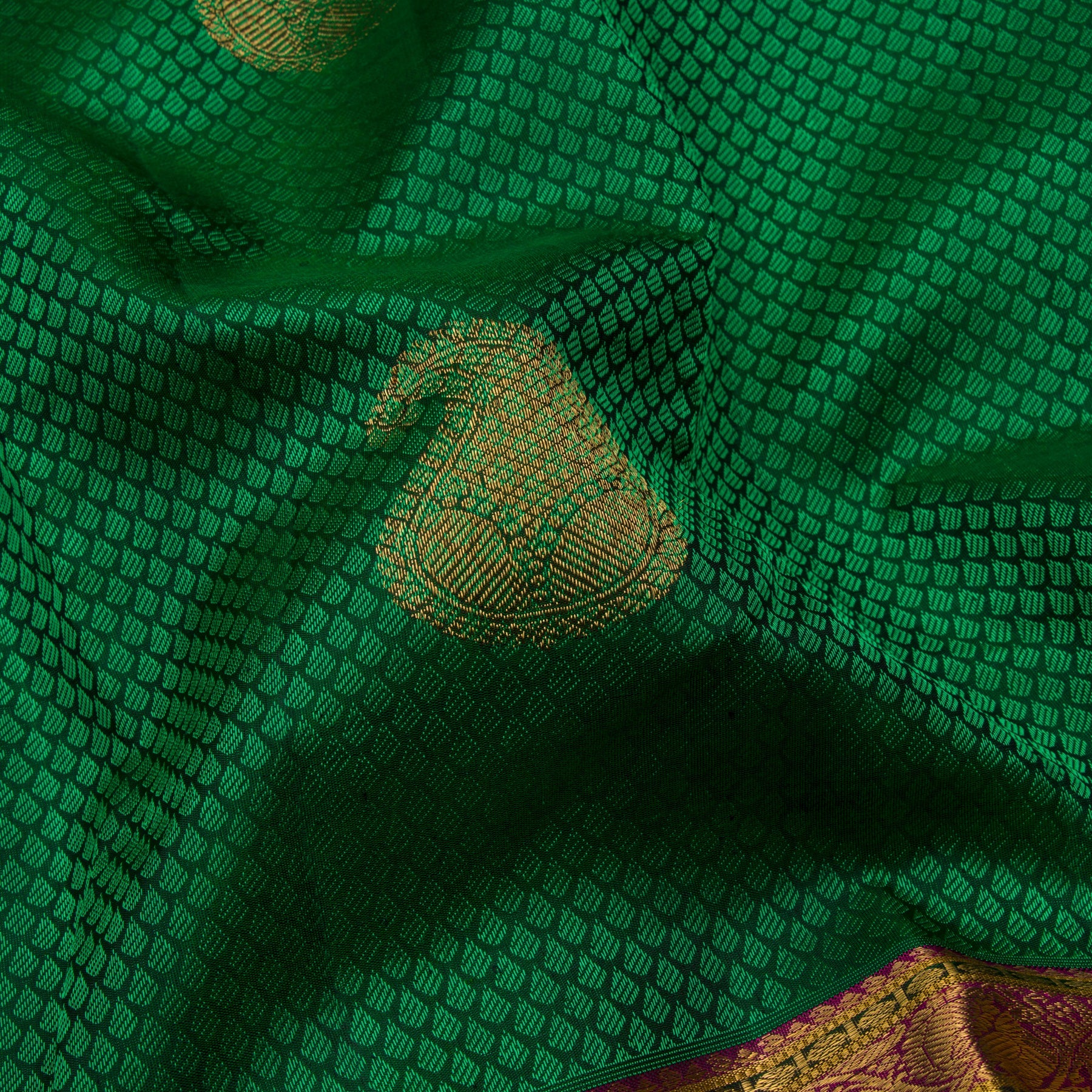 Kanakavalli Kanjivaram Silk Sari 22-599-HS001-05900 - Fabric View