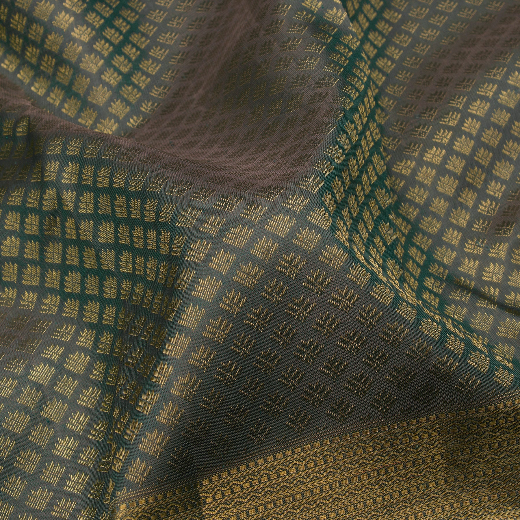 Kanakavalli Kanjivaram Silk Sari 22-599-HS001-06432 - Fabric View