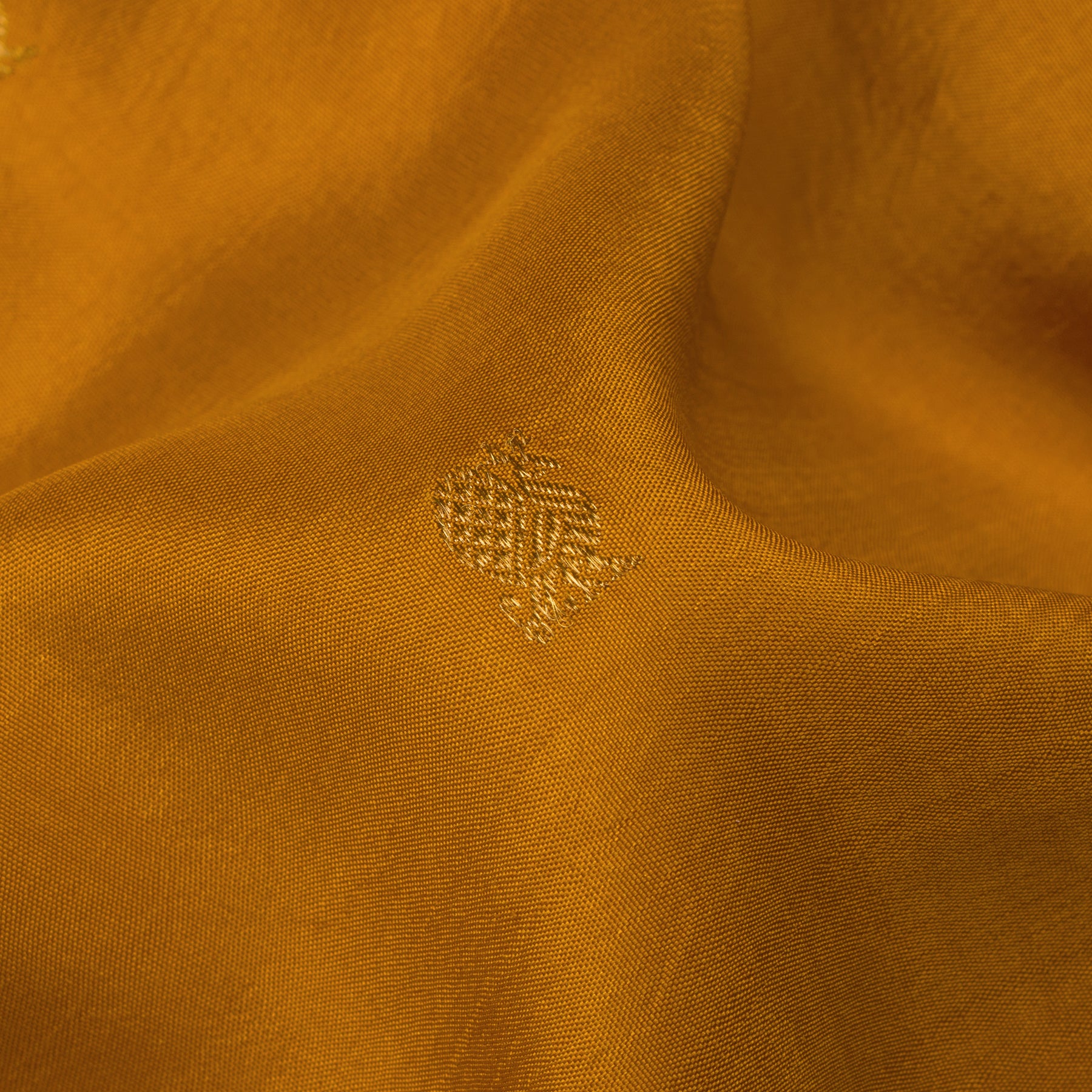 Kanakavalli Kanjivaram Silk Sari 22-599-HS001-09352 - Fabric View