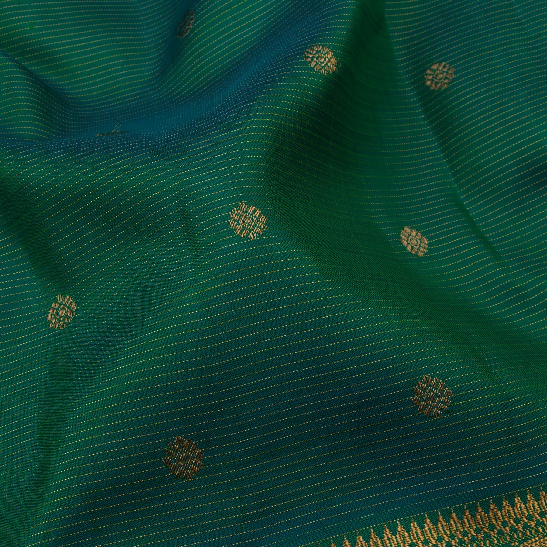 Kanakavalli Kanjivaram Silk Sari 22-599-HS001-13077 - Fabric View
