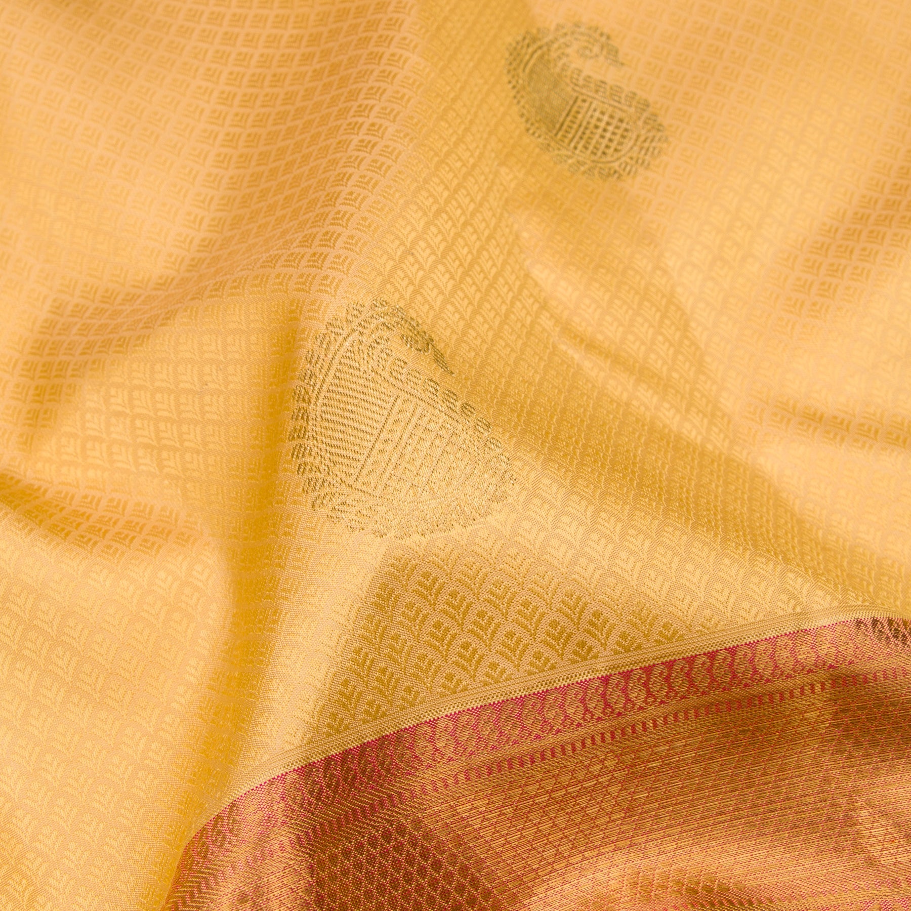 Kanakavalli Kanjivaram Silk Sari 22-599-HS001-14546 - Fabric View