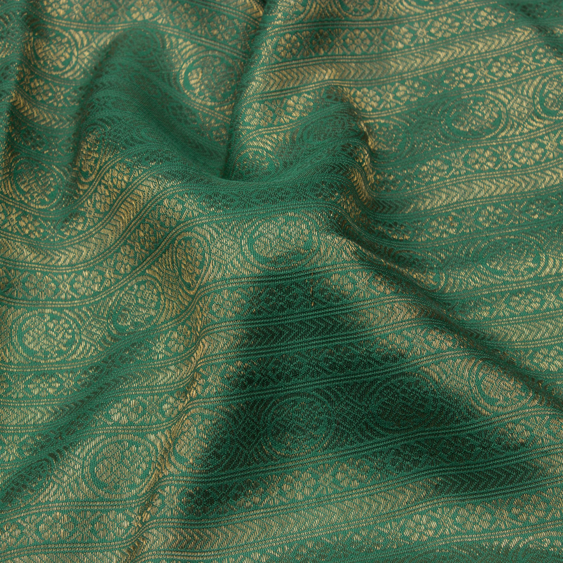 Kanakavalli Kanjivaram Silk Sari 22-608-HS001-03705 - Fabric View