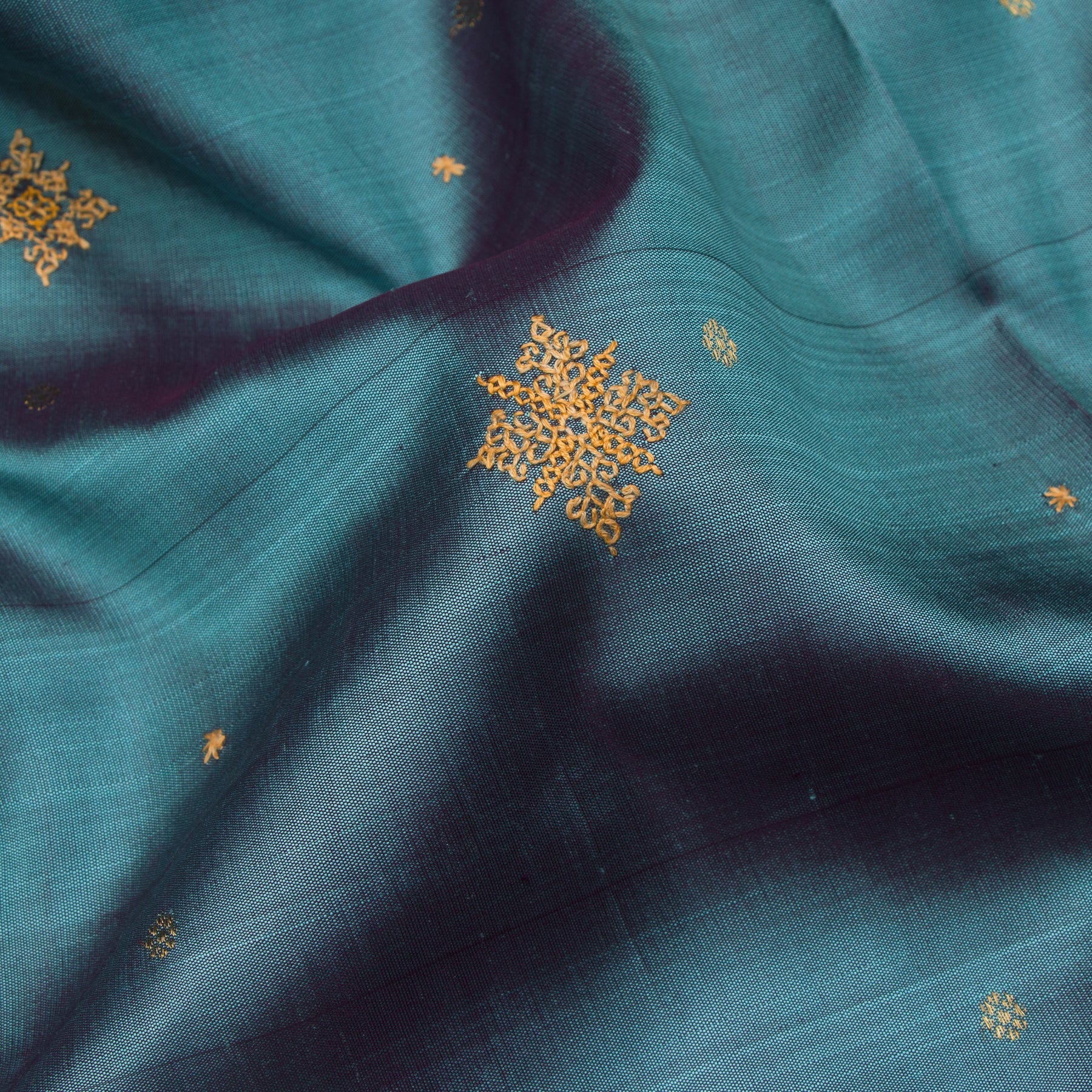 Kanakavalli X Kasuti Kanjivaram Silk Sari 22-611-HS001-12804 - Fabric View