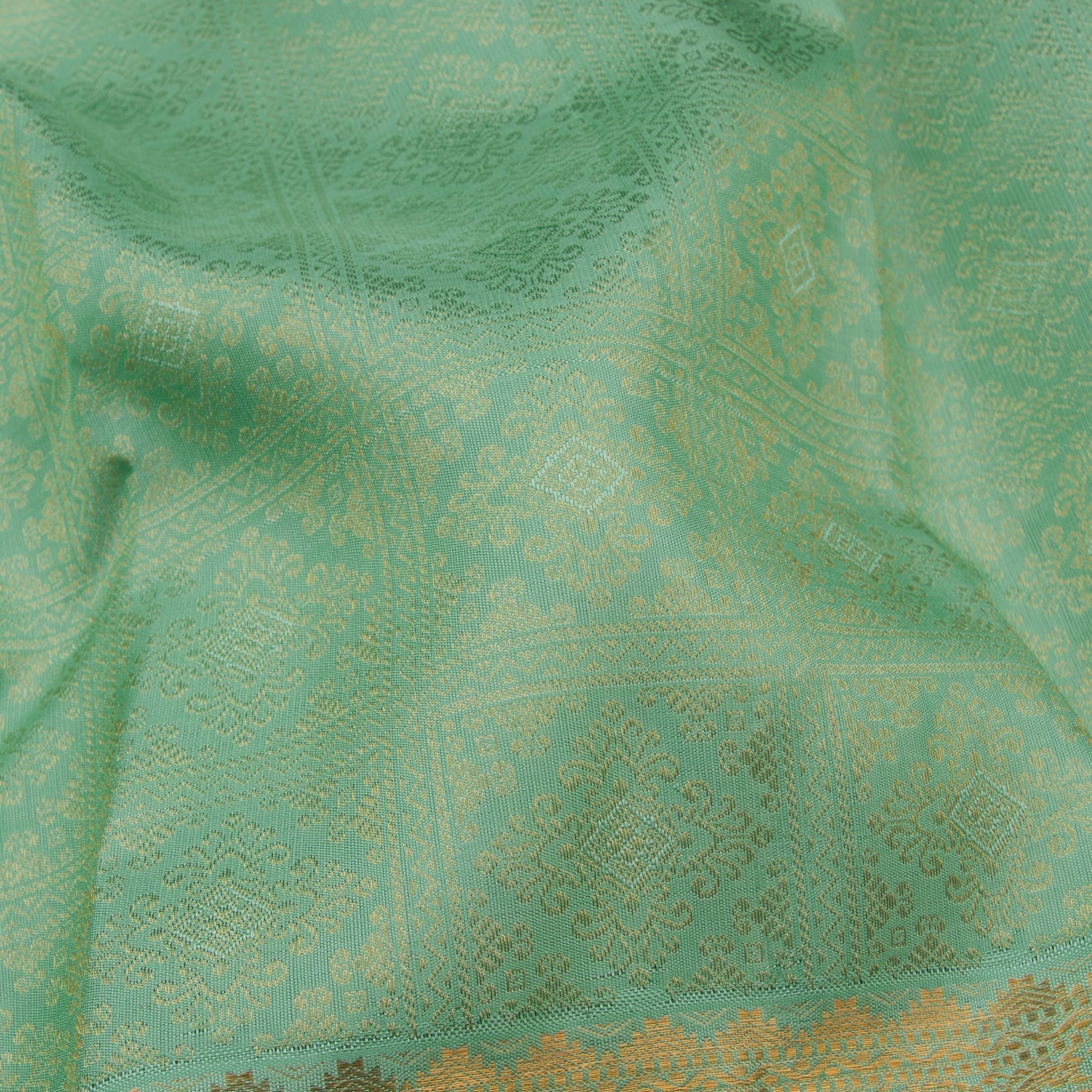 Kanakavalli Kanjivaram Silk Sari 22-612-HS001-07432 - Fabric View