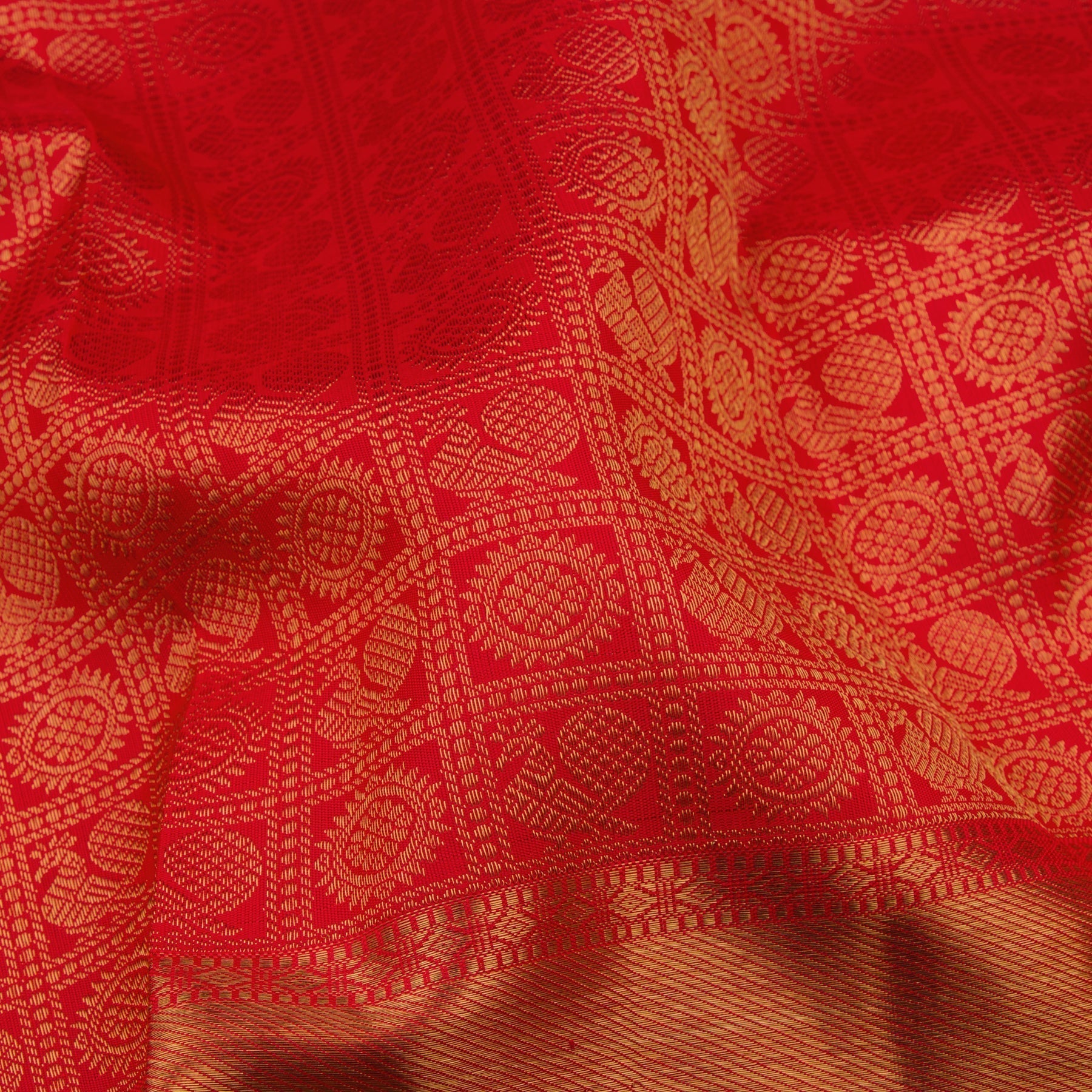 Kanakavalli Kanjivaram Silk Sari 22-612-HS001-07453 - Fabric View