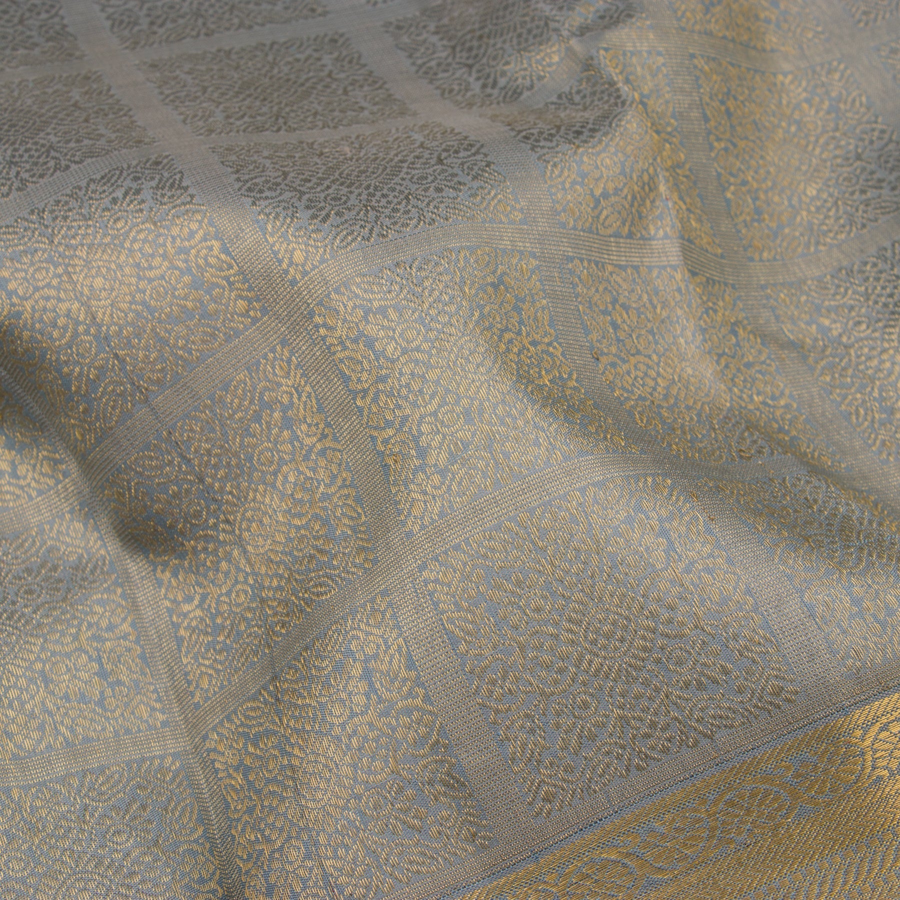 Kanakavalli Kanjivaram Silk Sari 22-612-HS001-10135 - Fabric View
