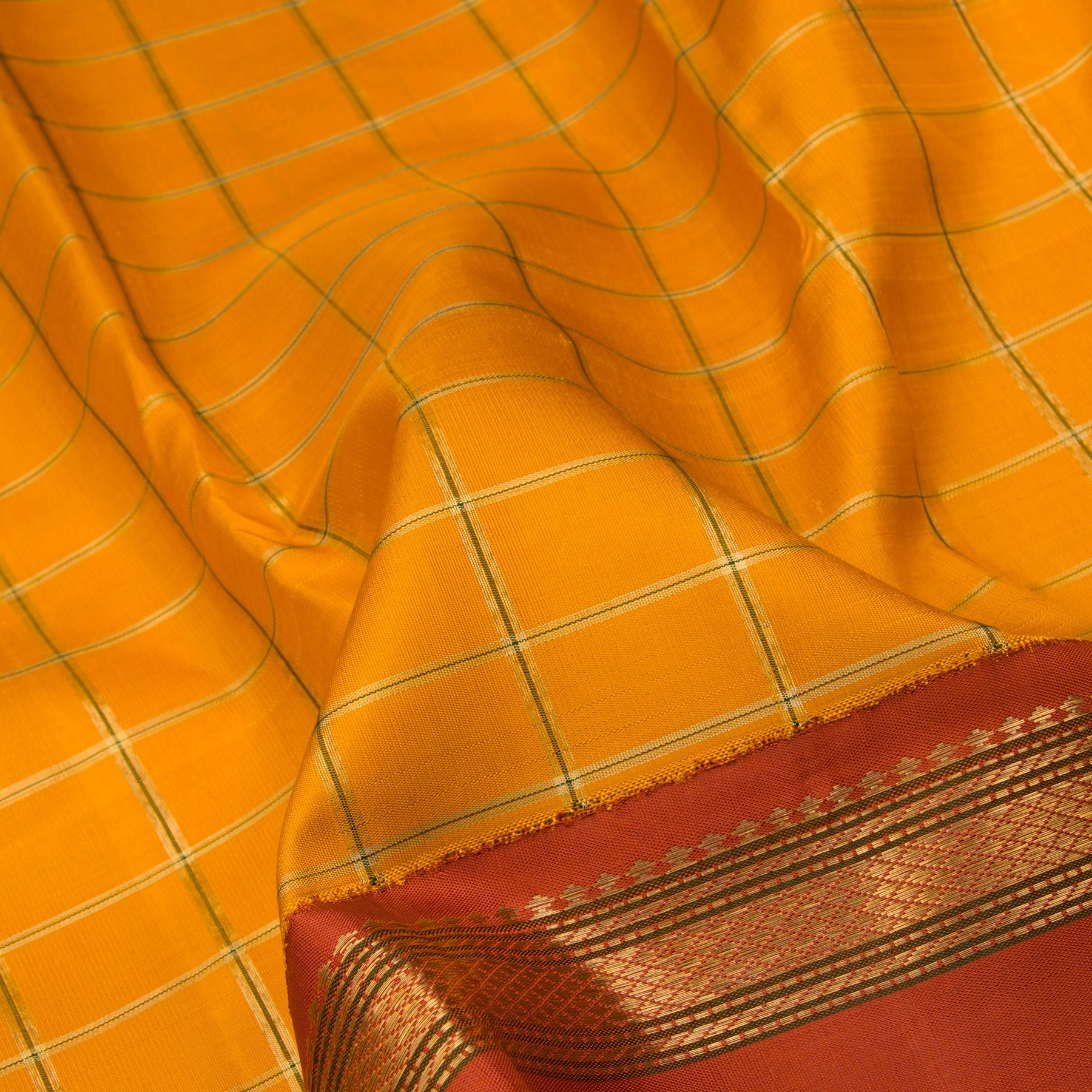 Kanakavalli Kanjivaram Silk Sari 23-040-HS001-06265 - Fabric View