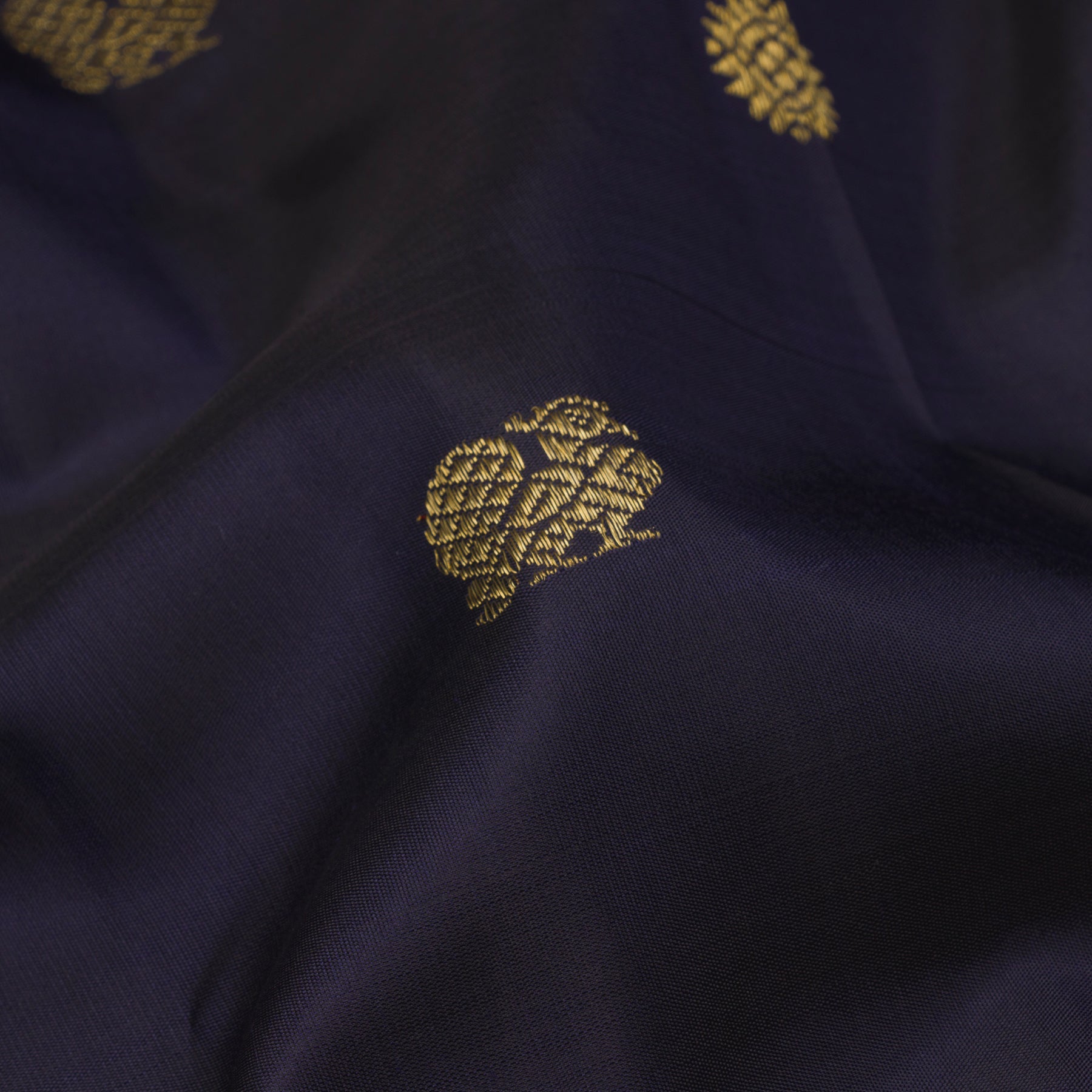 Kanakavalli Kanjivaram Silk Sari 23-040-HS001-06270 - Fabric View
