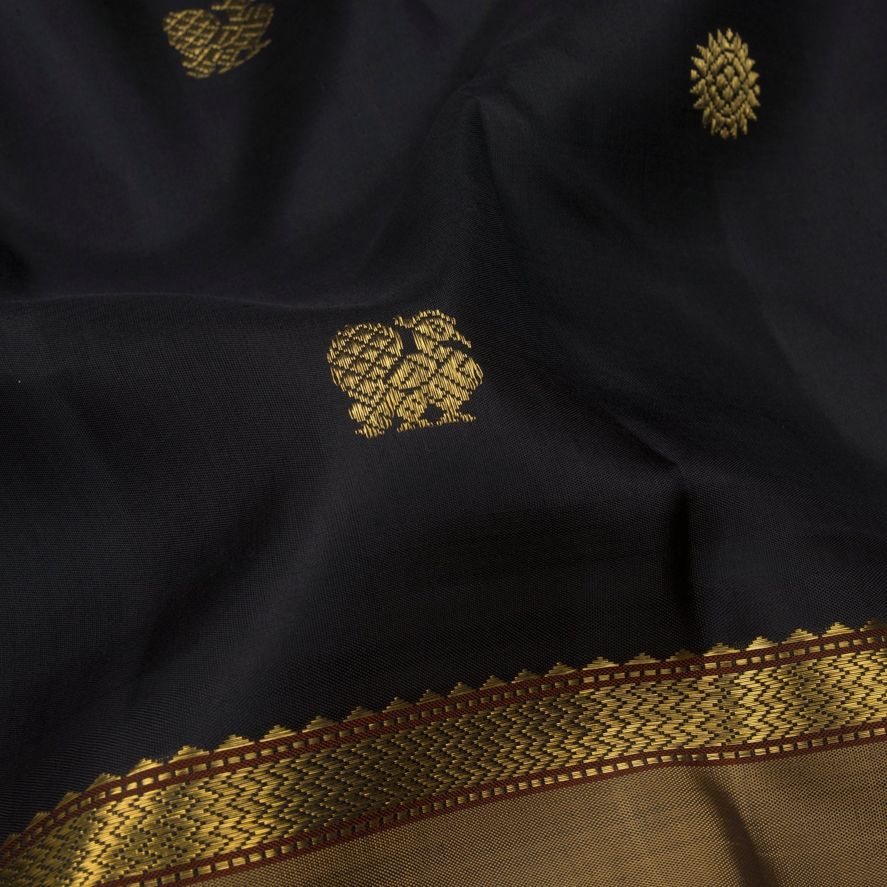 Kanakavalli Kanjivaram Silk Sari 23-040-HS001-06287 - Fabric View