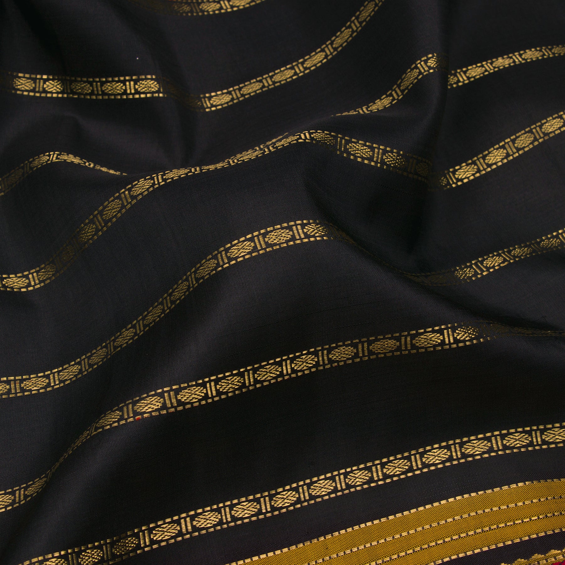 Kanakavalli Kanjivaram Silk Sari 23-040-HS001-11094 - Fabric View