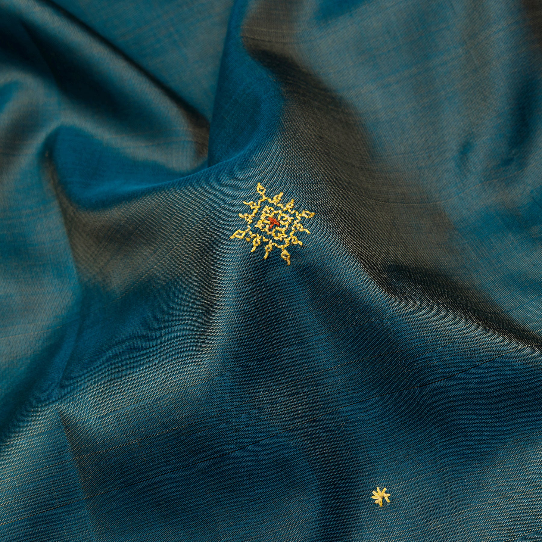 Kanakavalli Kanjivaram Silk Sari 23-040-HS001-11563 - Fabric View