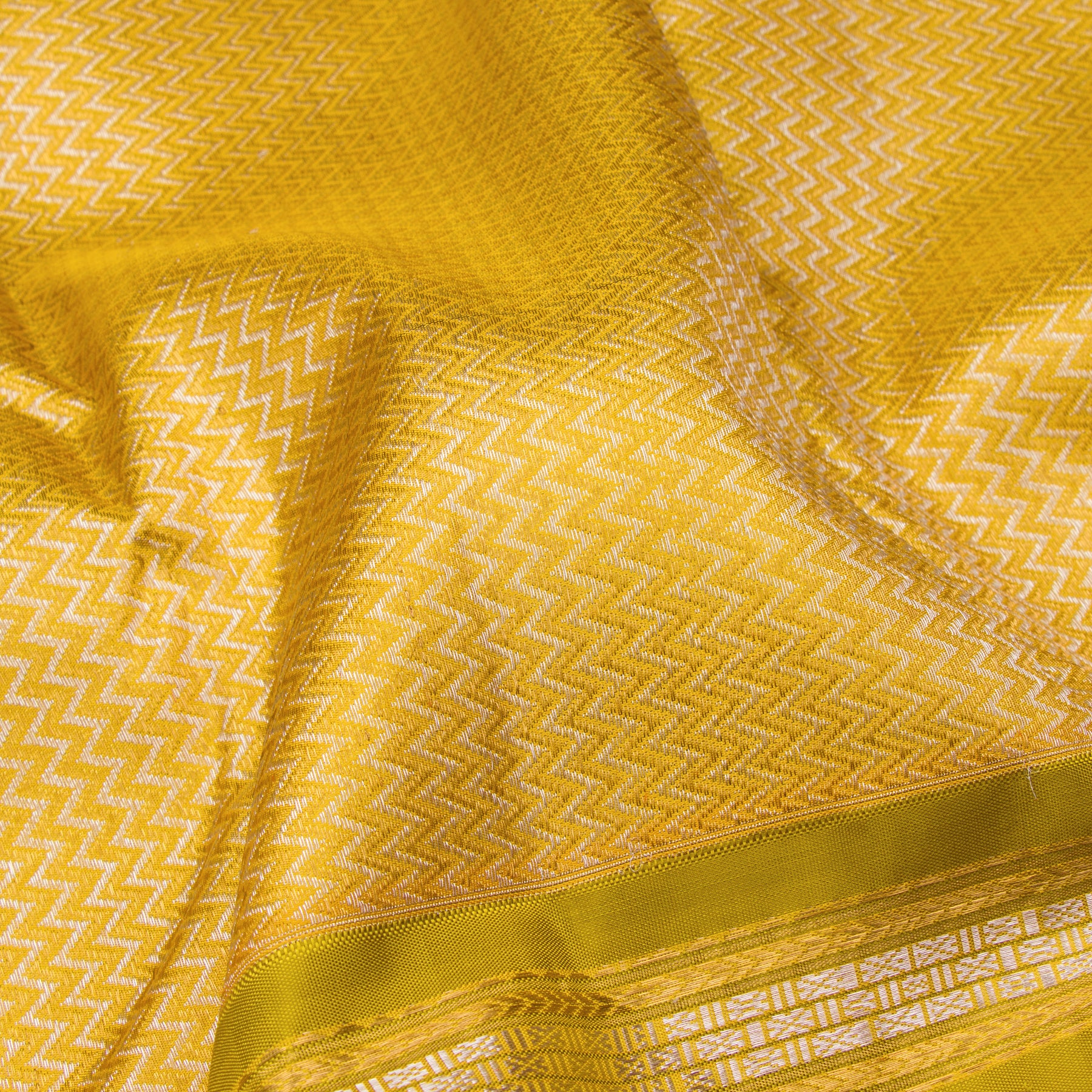 Kanakavalli Kanjivaram Silk Sari 23-040-HS001-11566 - Fabric View