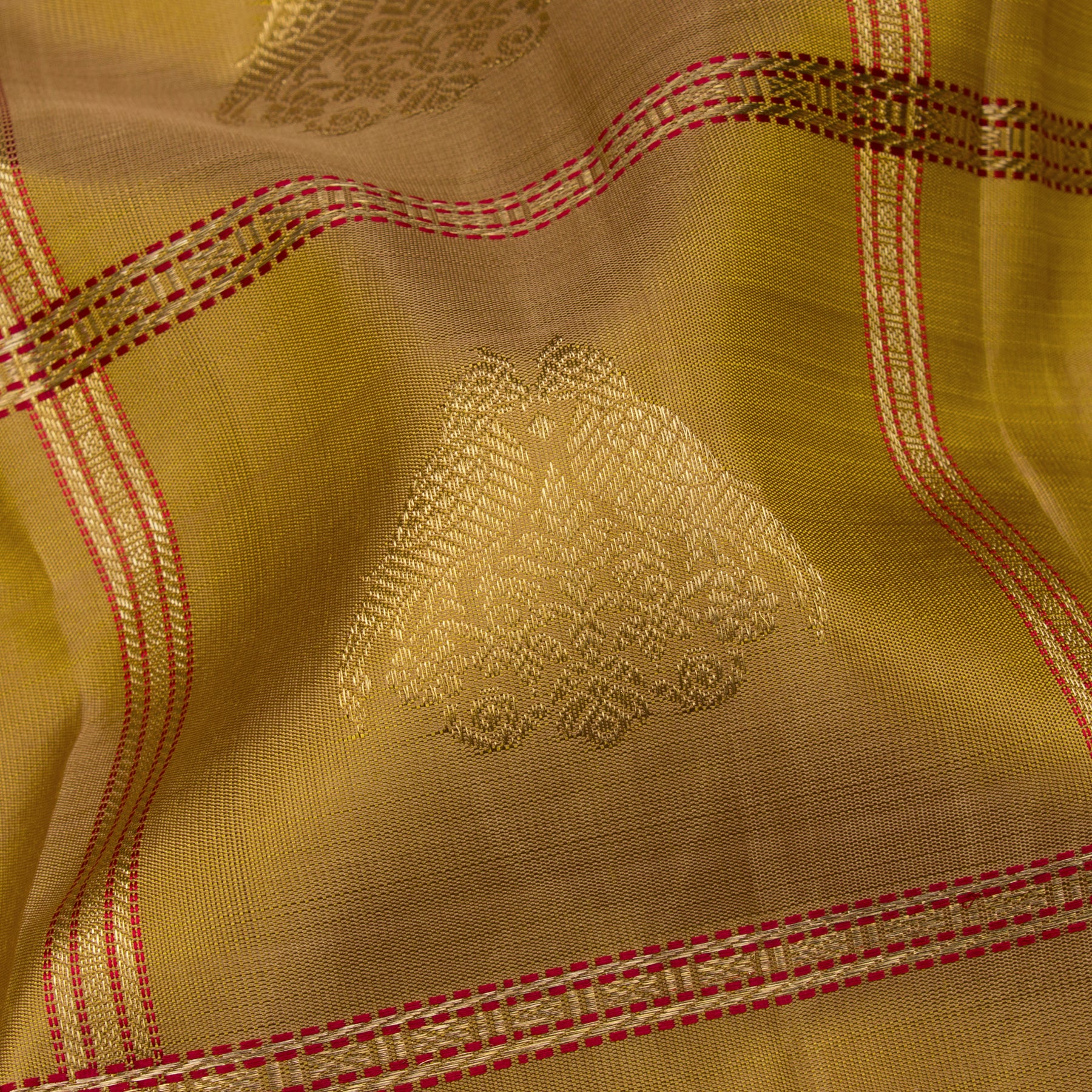 Kanakavalli Kanjivaram Silk Sari 23-040-HS001-14119 - Fabric View