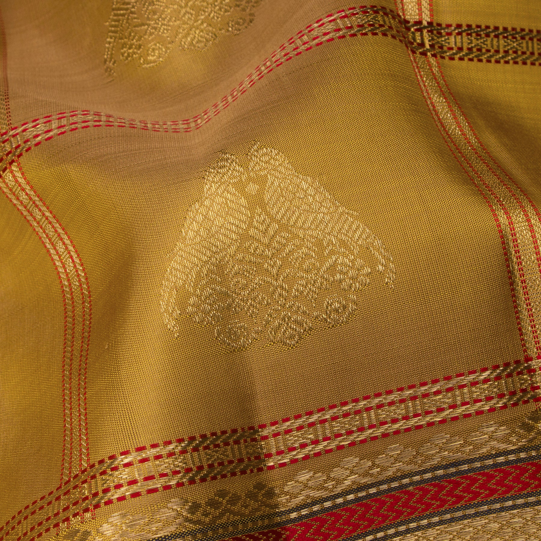 Kanakavalli Kanjivaram Silk Sari 23-040-HS001-14119 - Fabric View