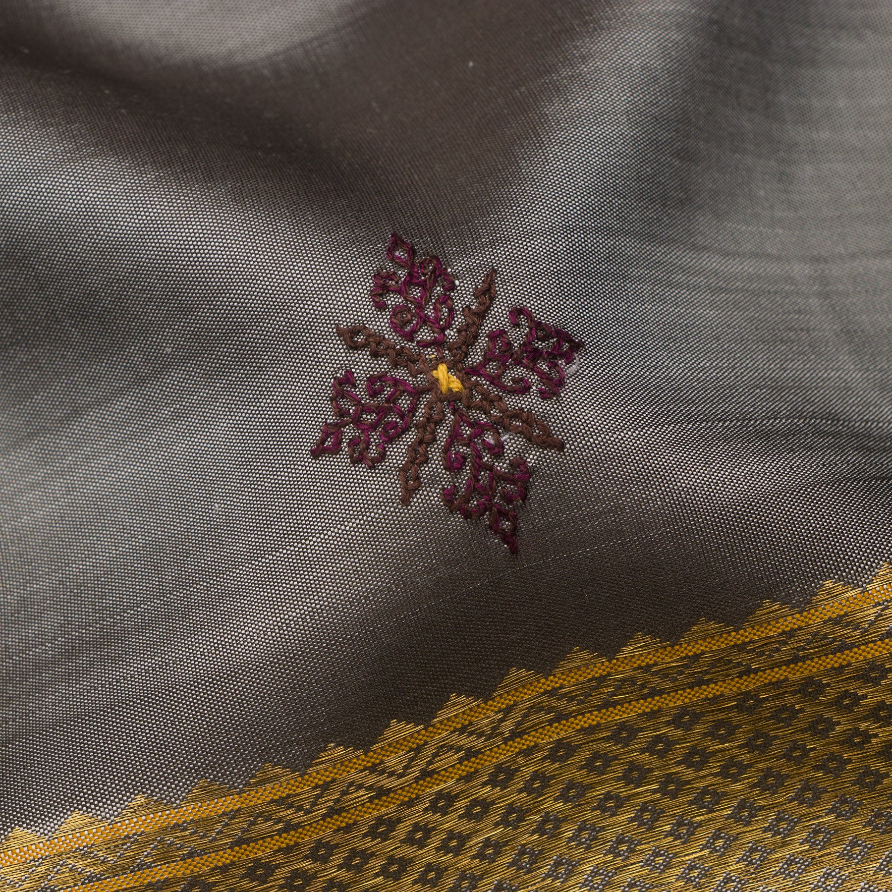 Kanakavalli Kanjivaram Silk Sari 23-040-HS001-14521 - Fabric View