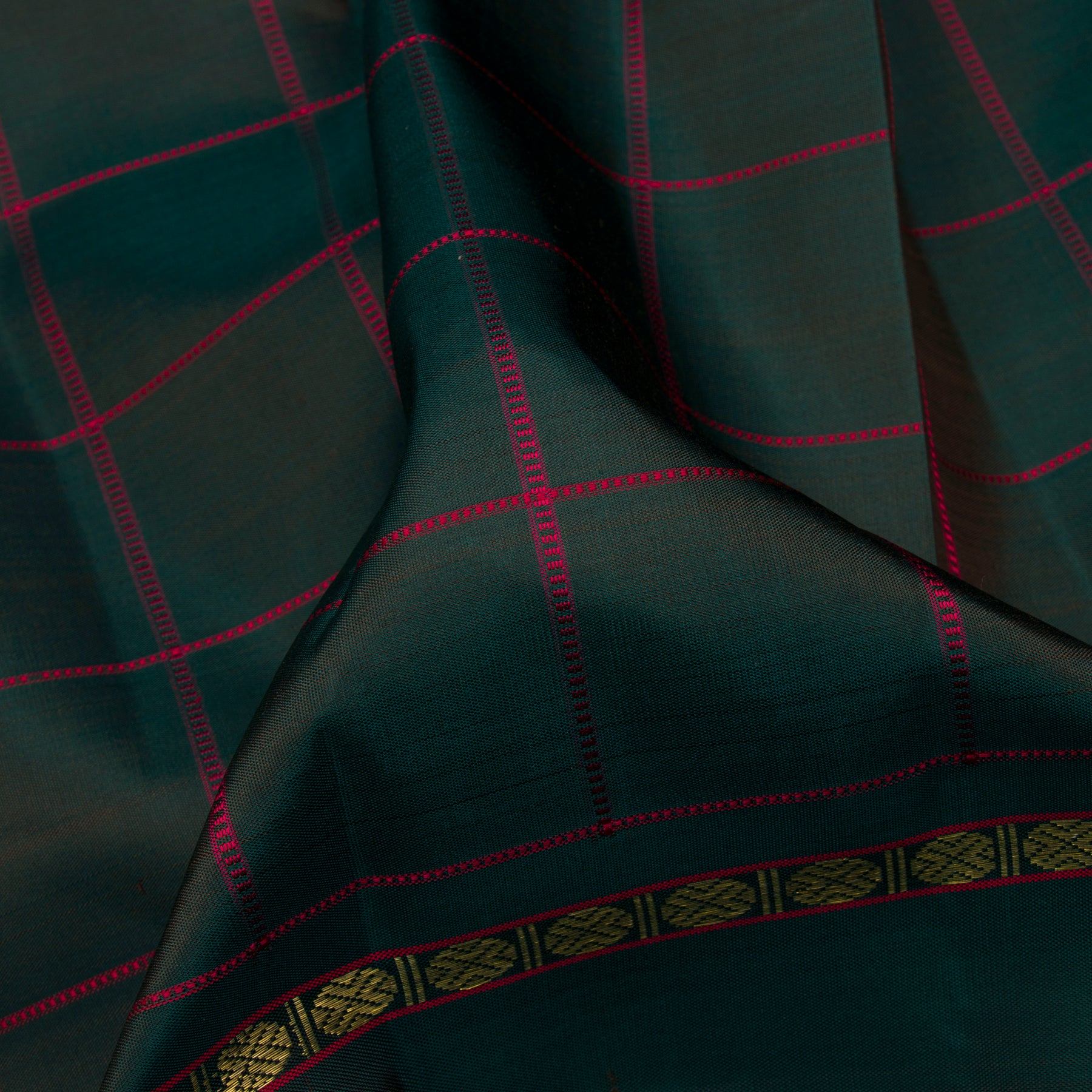 Kanakavalli Kanjivaram Silk Sari 23-040-HS001-14549 - Fabric View