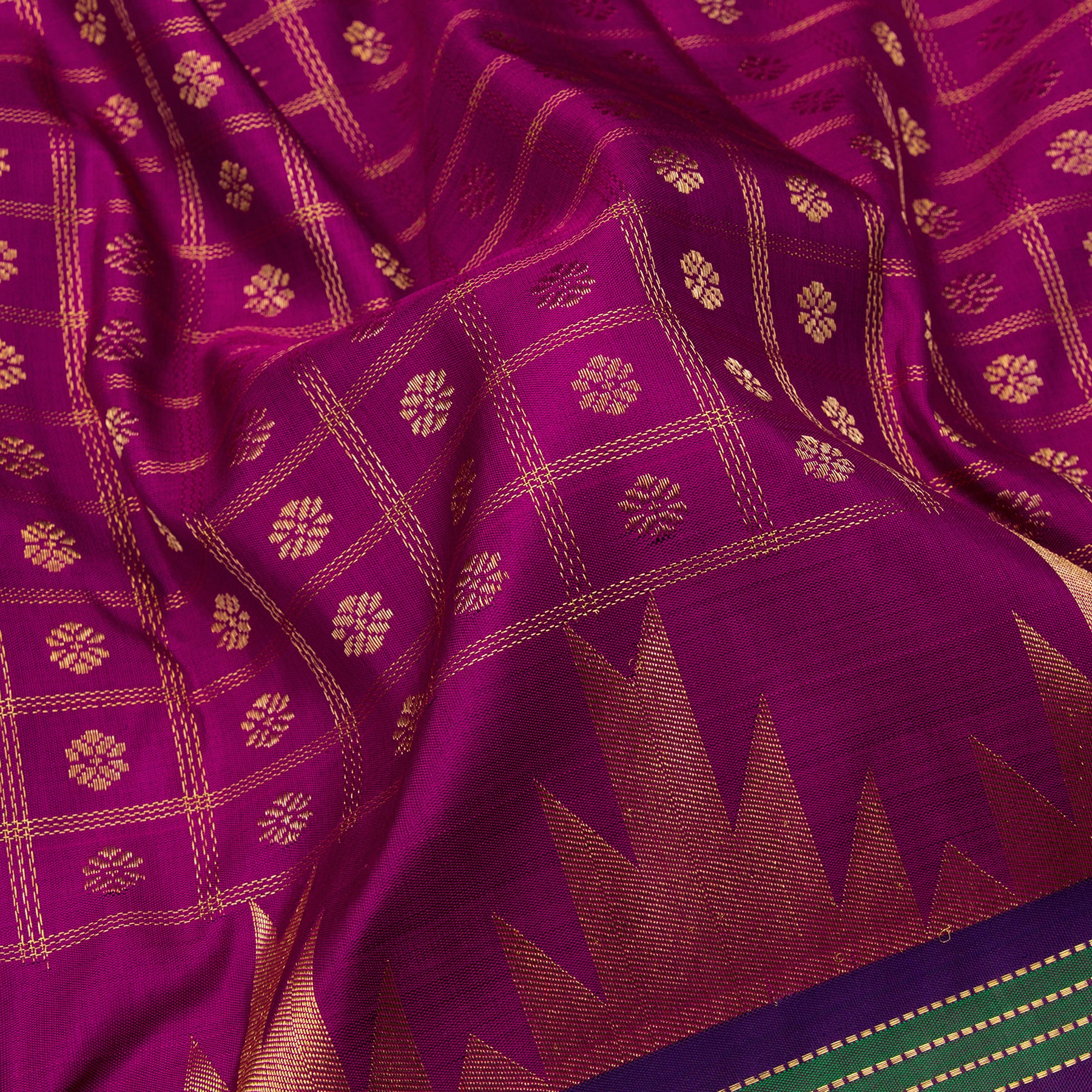 Kanakavalli Kanjivaram Silk Sari 23-041-HS001-03338 - Fabric View