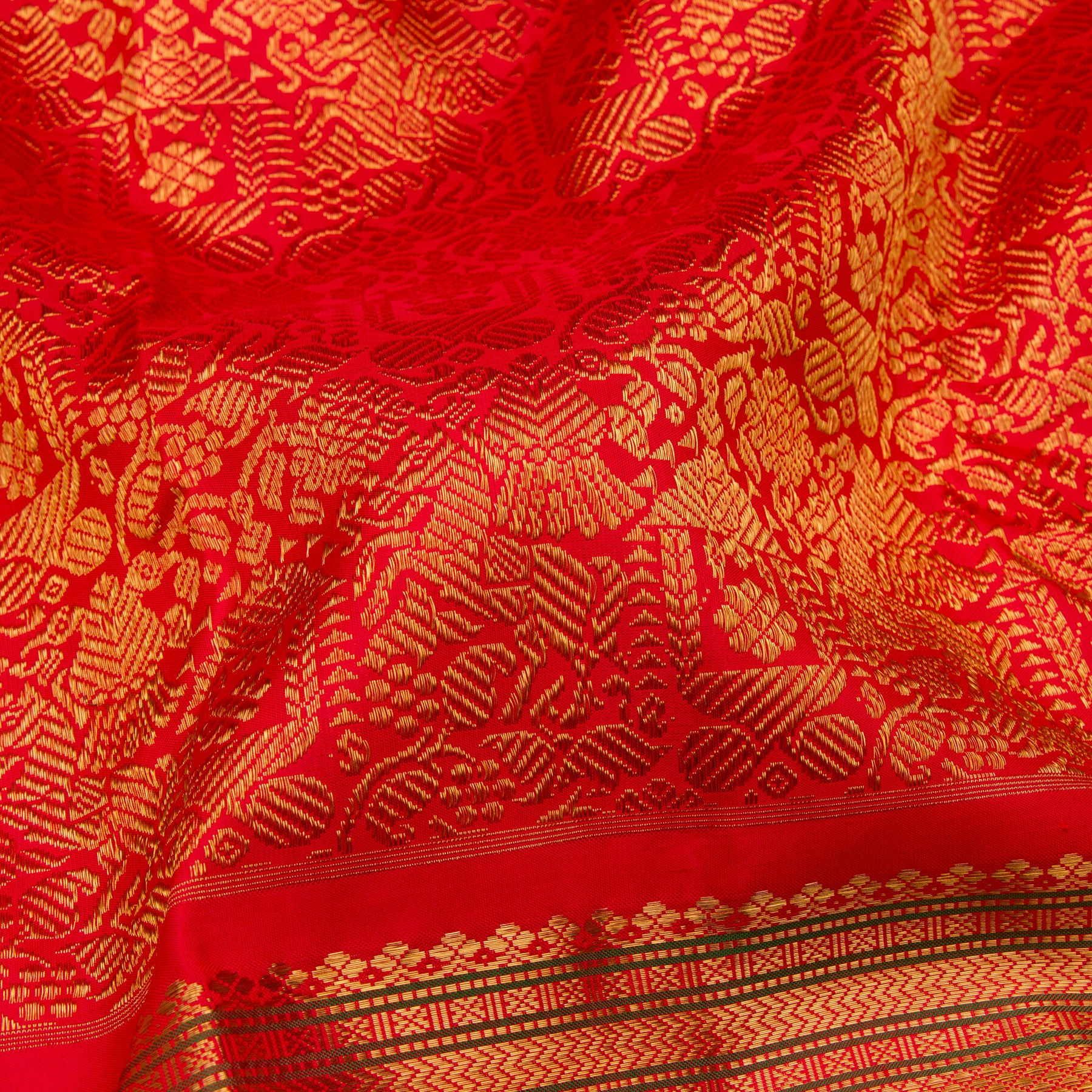Kanakavalli Kanjivaram Silk Sari 23-041-HS001-11576 - Fabric View